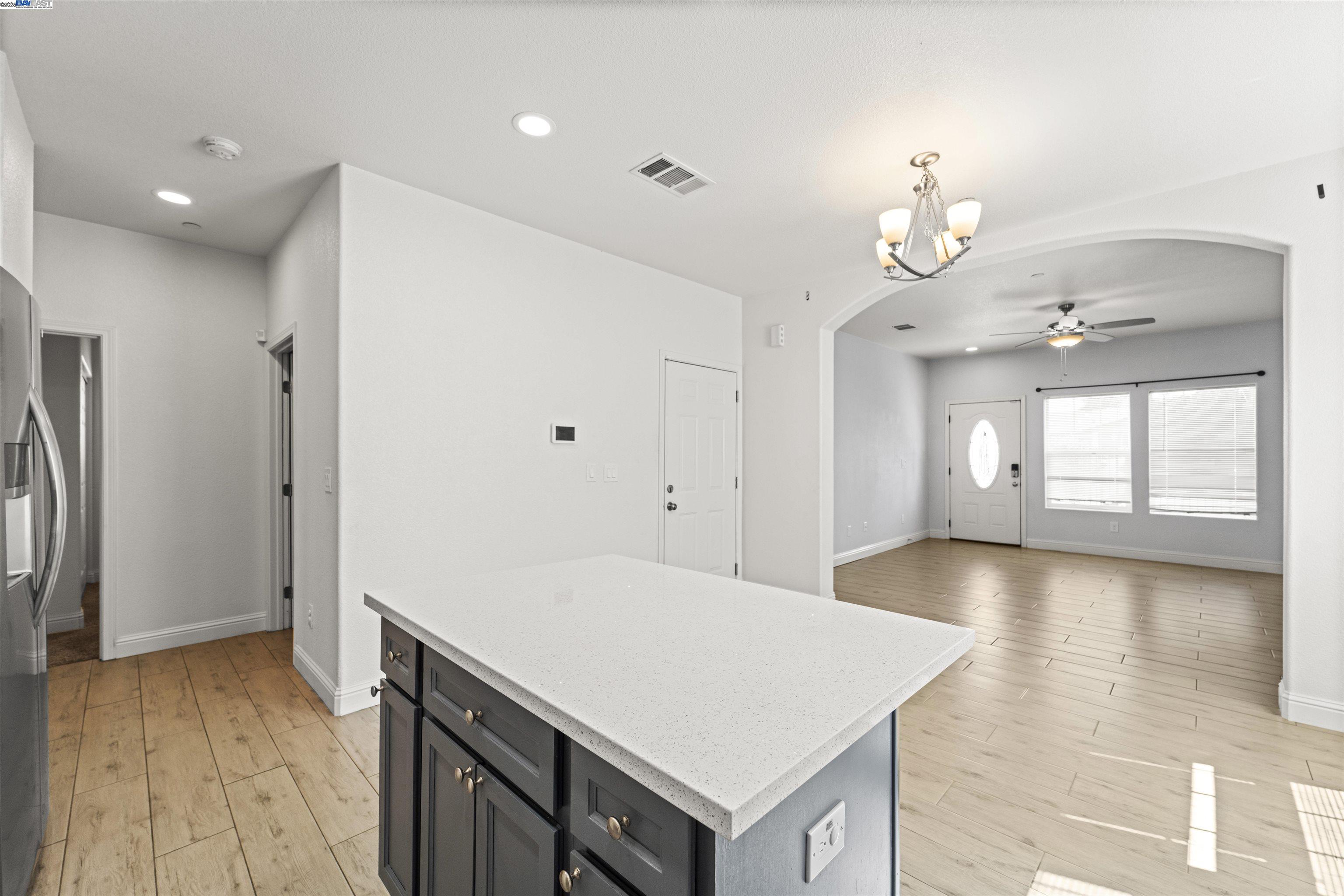Detail Gallery Image 18 of 44 For 3701 21st Ave, Sacramento,  CA 95820 - 3 Beds | 2 Baths