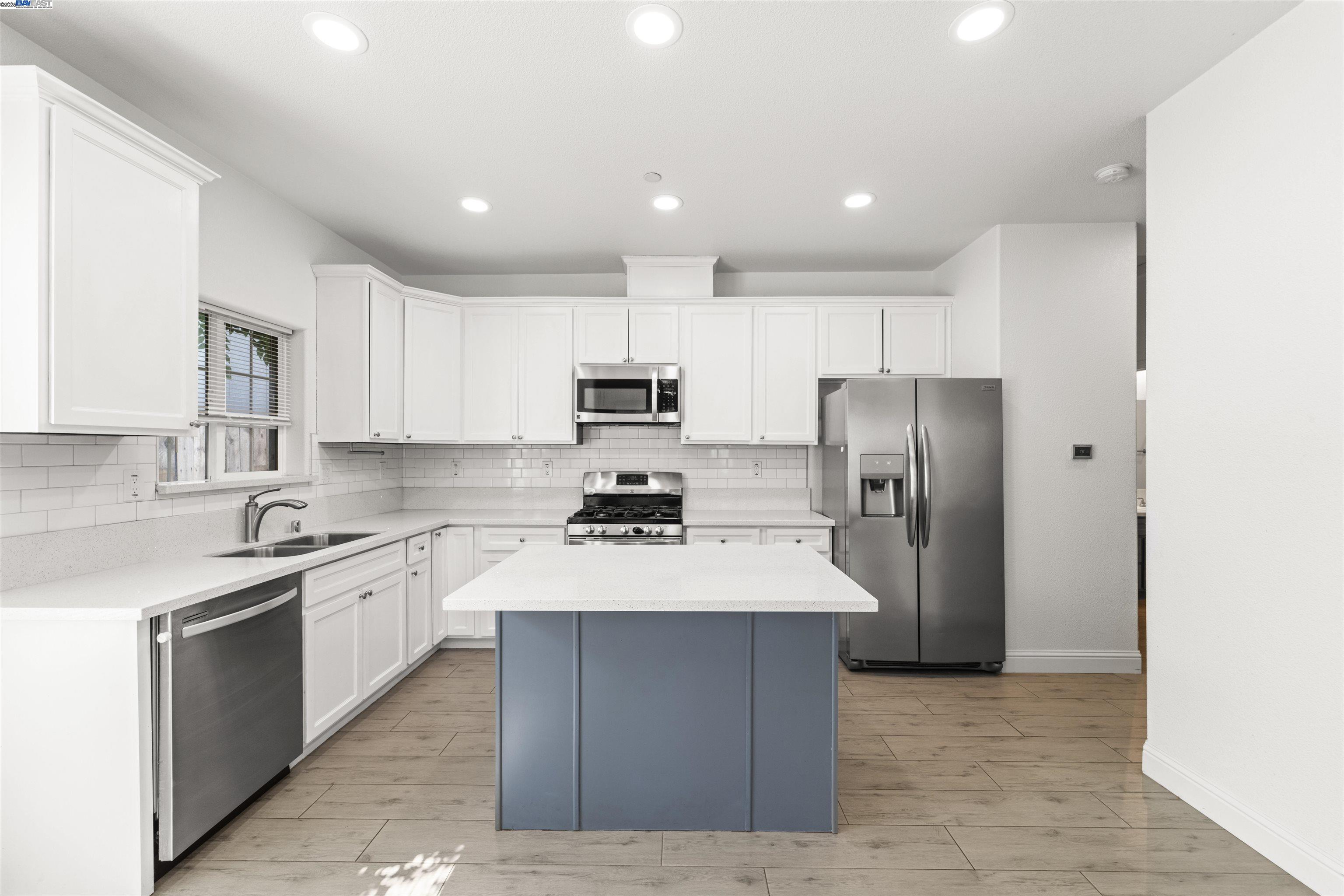 Detail Gallery Image 19 of 44 For 3701 21st Ave, Sacramento,  CA 95820 - 3 Beds | 2 Baths