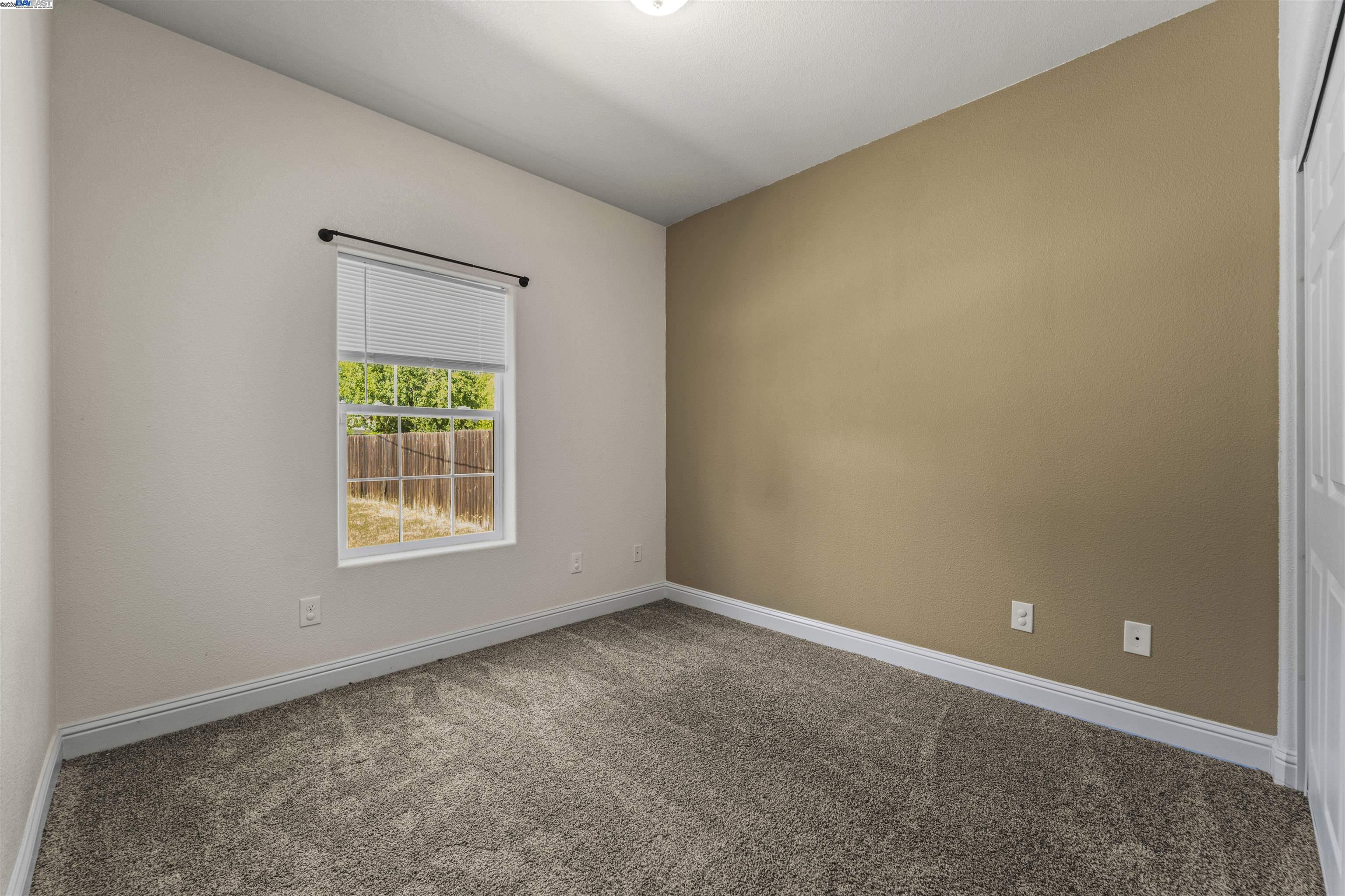 Detail Gallery Image 27 of 44 For 3701 21st Ave, Sacramento,  CA 95820 - 3 Beds | 2 Baths