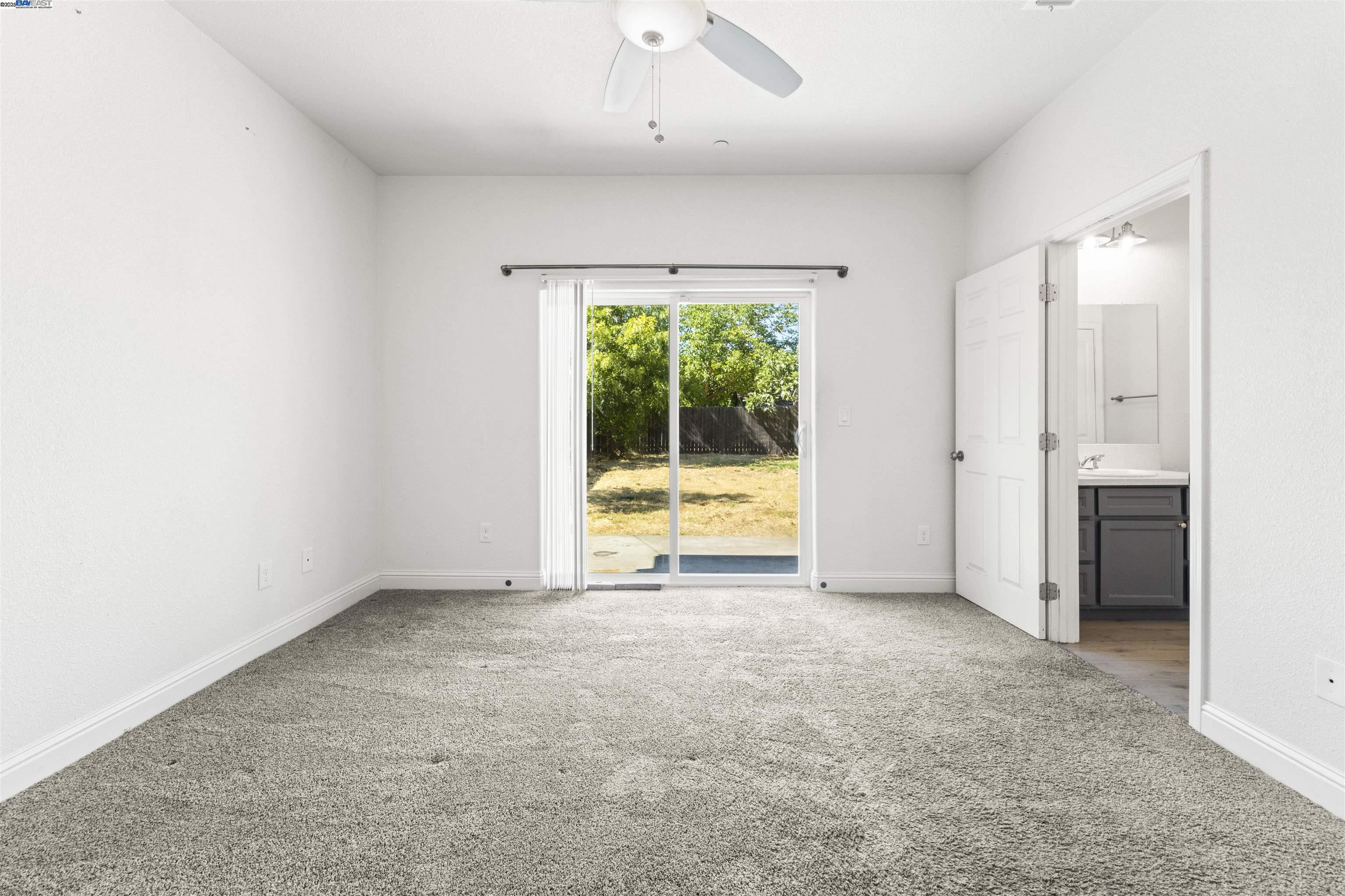 Detail Gallery Image 34 of 44 For 3701 21st Ave, Sacramento,  CA 95820 - 3 Beds | 2 Baths