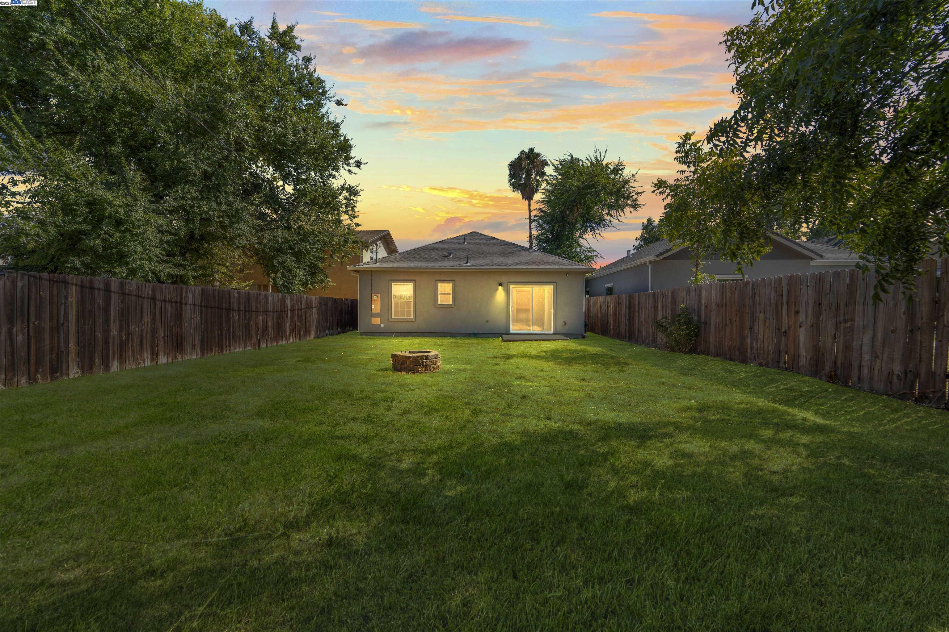 Detail Gallery Image 41 of 44 For 3701 21st Ave, Sacramento,  CA 95820 - 3 Beds | 2 Baths