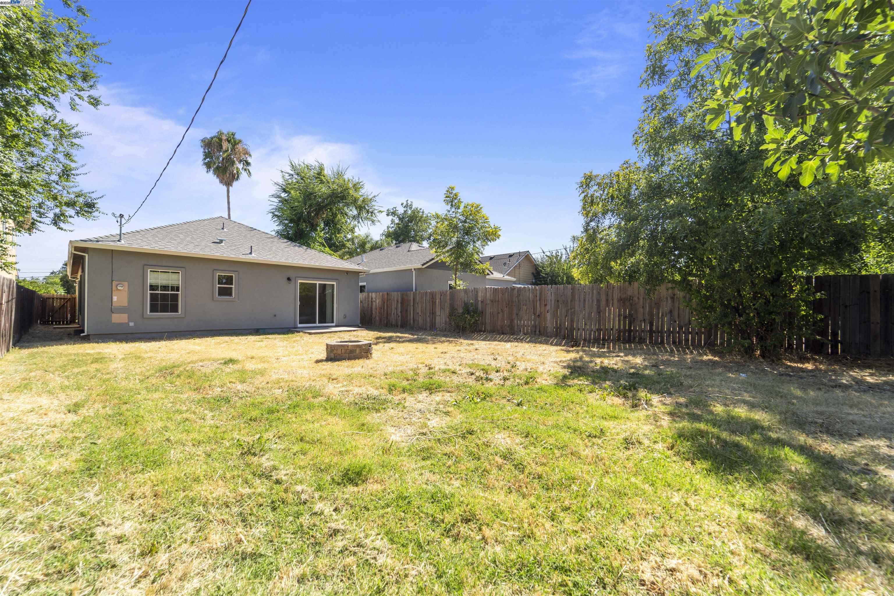 Detail Gallery Image 43 of 44 For 3701 21st Ave, Sacramento,  CA 95820 - 3 Beds | 2 Baths