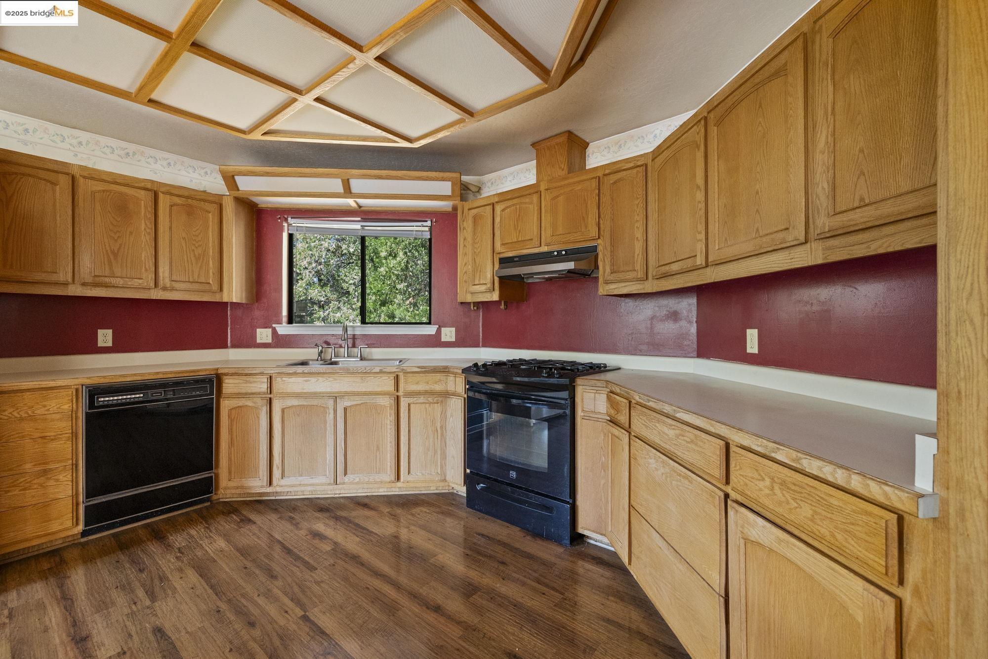 Detail Gallery Image 5 of 39 For 28484 Georges Dr, Strawberry,  CA 95375 - 2 Beds | 2 Baths