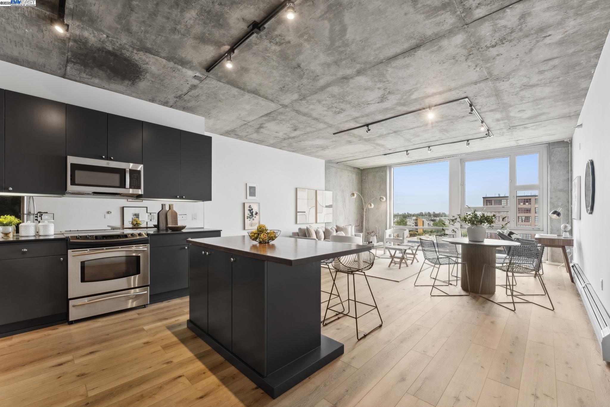 Detail Gallery Image 3 of 60 For 311 Oak St #729,  Oakland,  CA 94607 - 1 Beds | 1 Baths