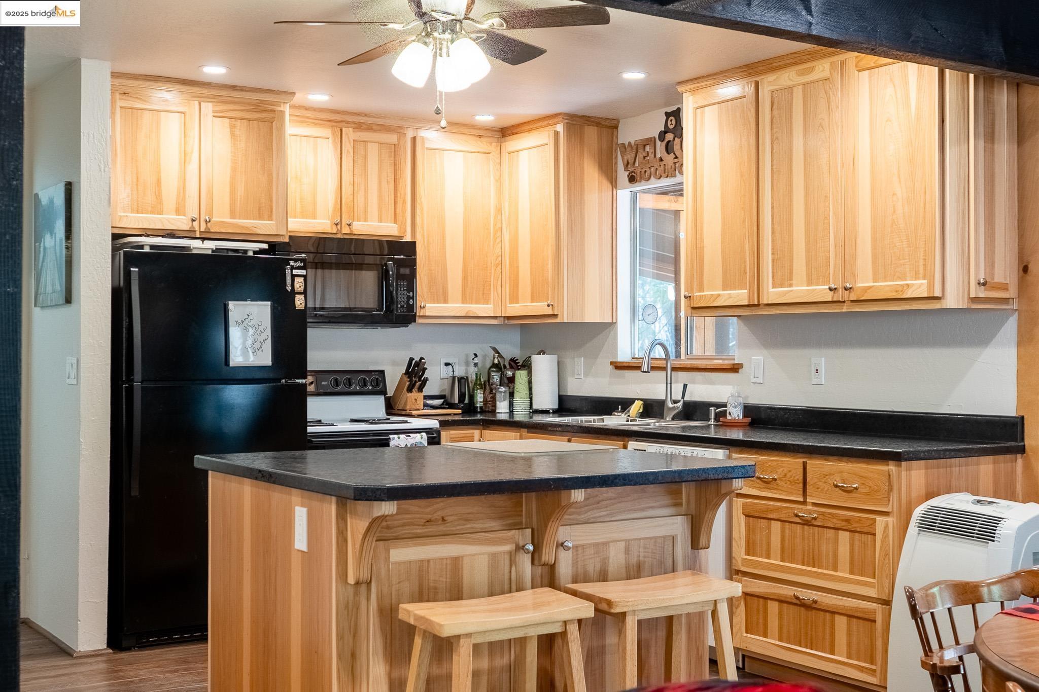 Detail Gallery Image 8 of 24 For 24278 Kalanu Place, Mi Wuk Village,  CA 95346 - 3 Beds | 2 Baths