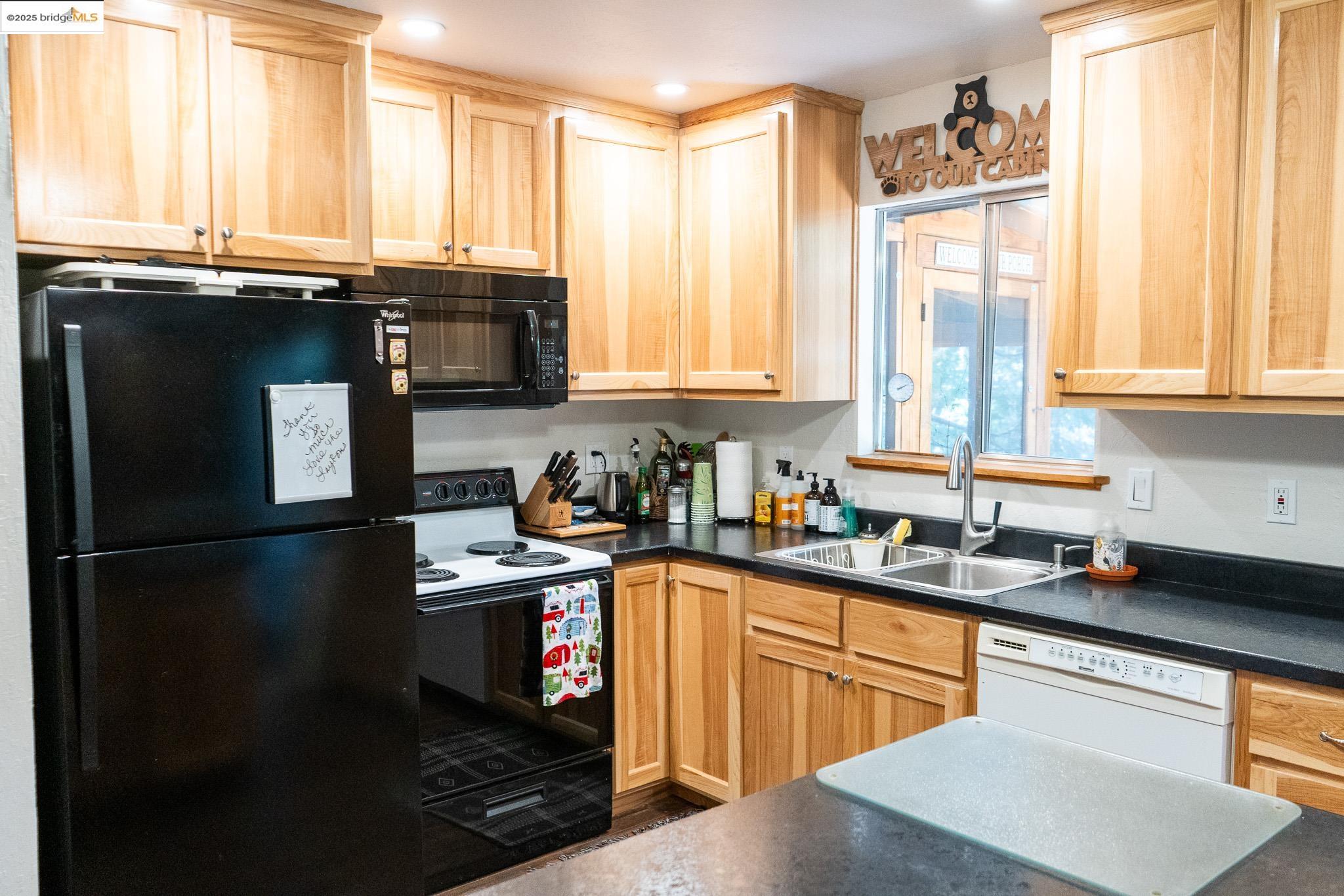 Detail Gallery Image 9 of 24 For 24278 Kalanu Place, Mi Wuk Village,  CA 95346 - 3 Beds | 2 Baths