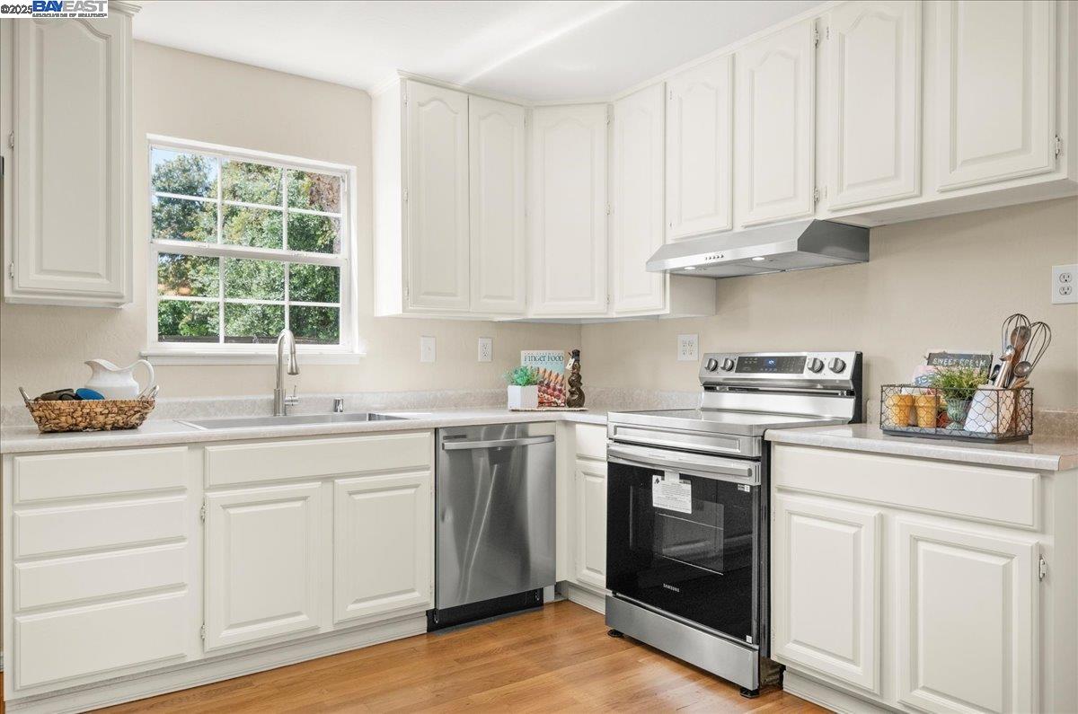 Detail Gallery Image 8 of 39 For 7551 Buckeye Pl, Newark,  CA 94560 - 4 Beds | 2 Baths