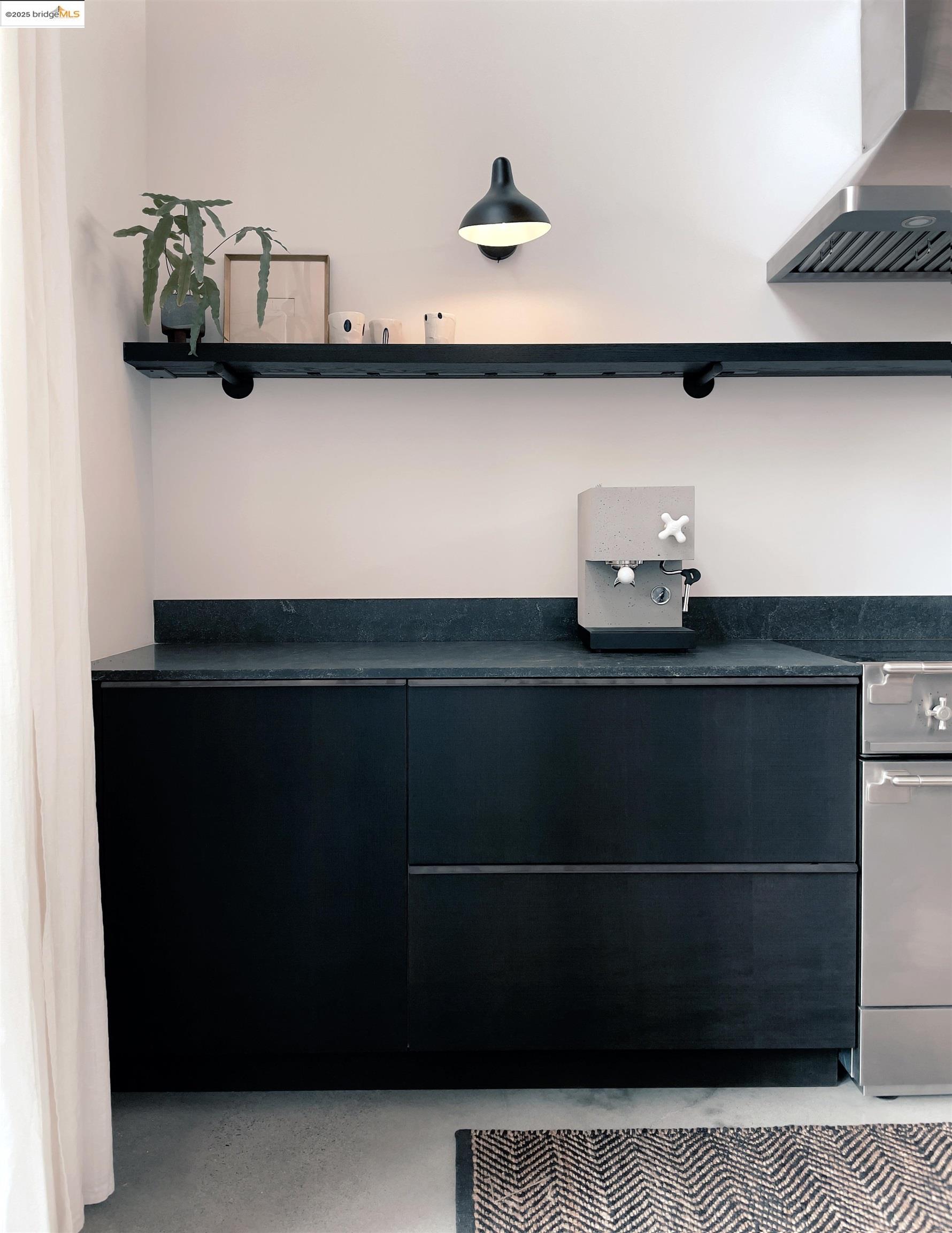 Detail Gallery Image 11 of 29 For 1818 5th, Berkeley,  CA 94710 - 2 Beds | 1/1 Baths