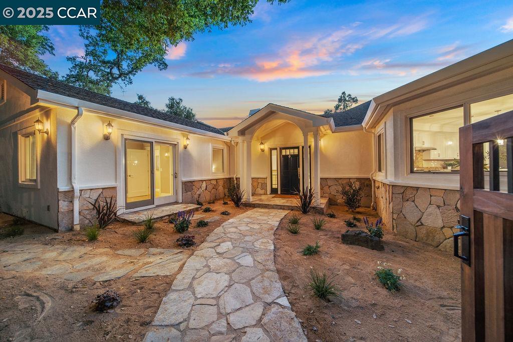 Detail Gallery Image 2 of 60 For 921 Foye Drive, Lafayette,  CA 94549 - 5 Beds | 4/1 Baths