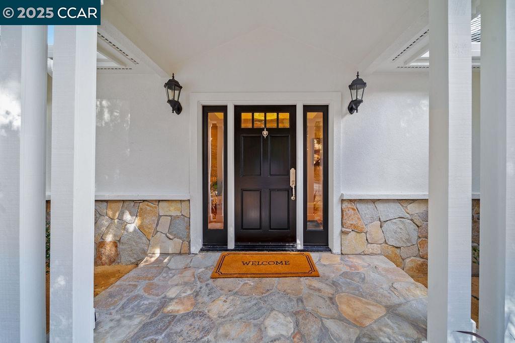 Detail Gallery Image 5 of 60 For 921 Foye Drive, Lafayette,  CA 94549 - 5 Beds | 4/1 Baths