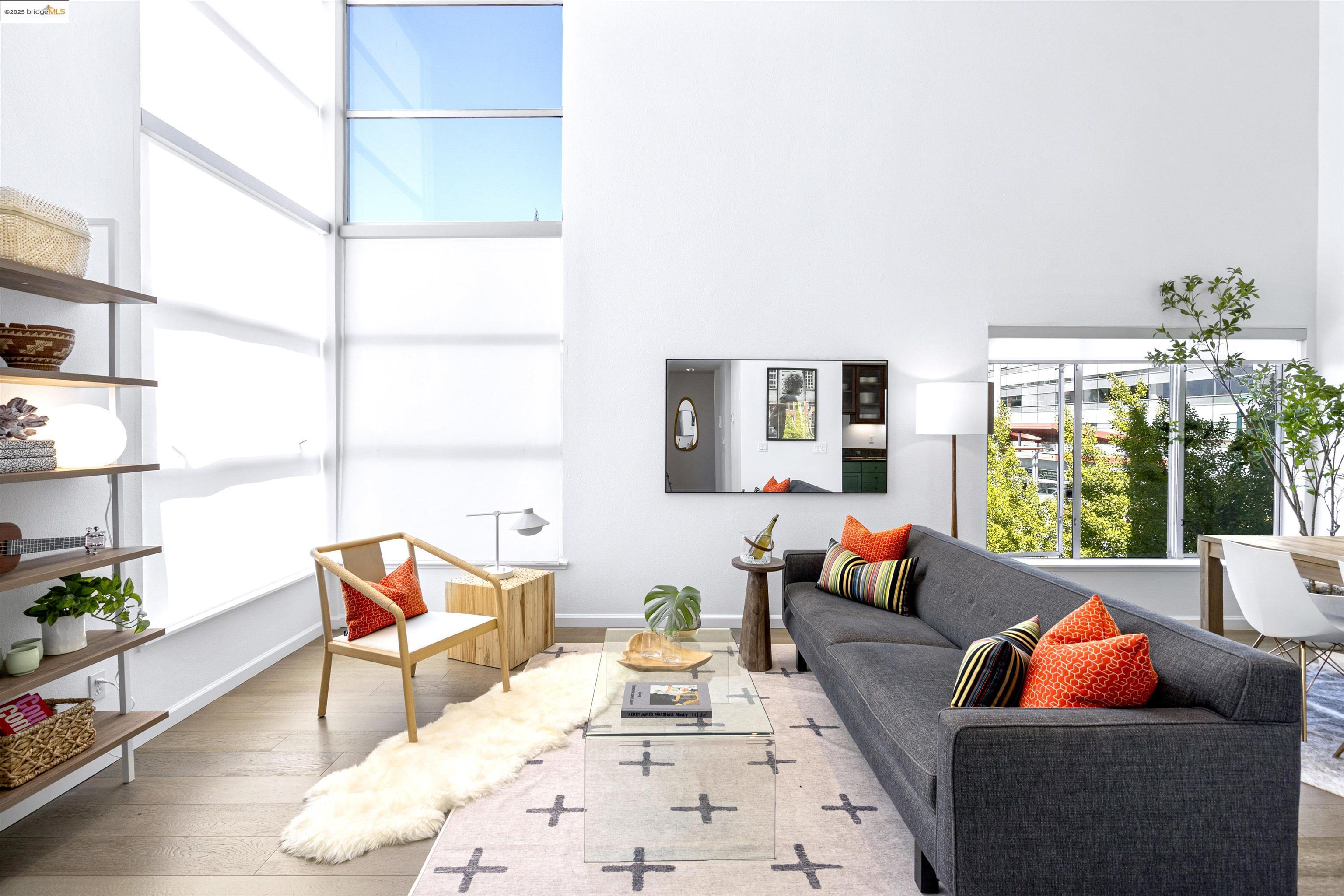 More Details about MLS # 41108047 : 1364 POWELL ST