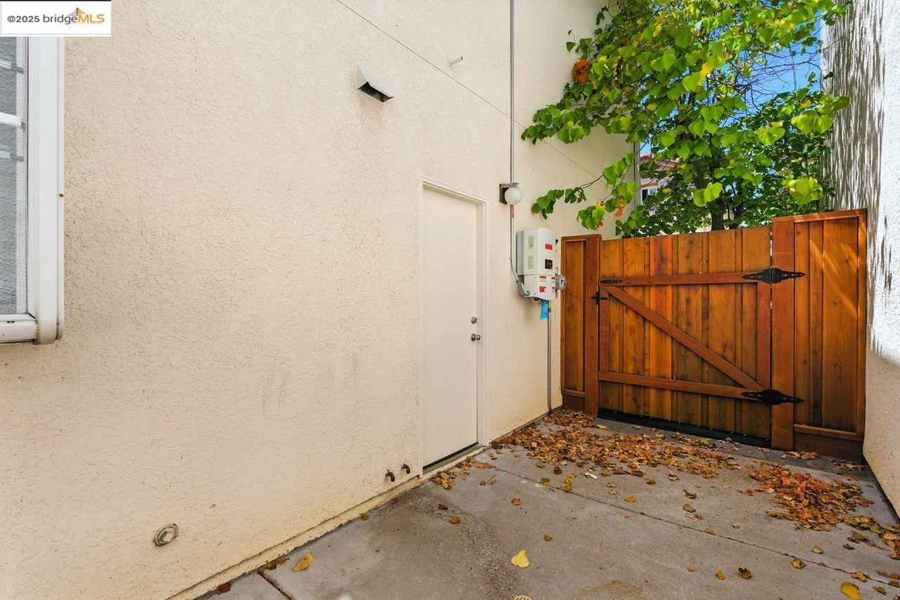 Detail Gallery Image 34 of 60 For 15470 Heron Dr, San Leandro,  CA 94579 - 4 Beds | 2/1 Baths