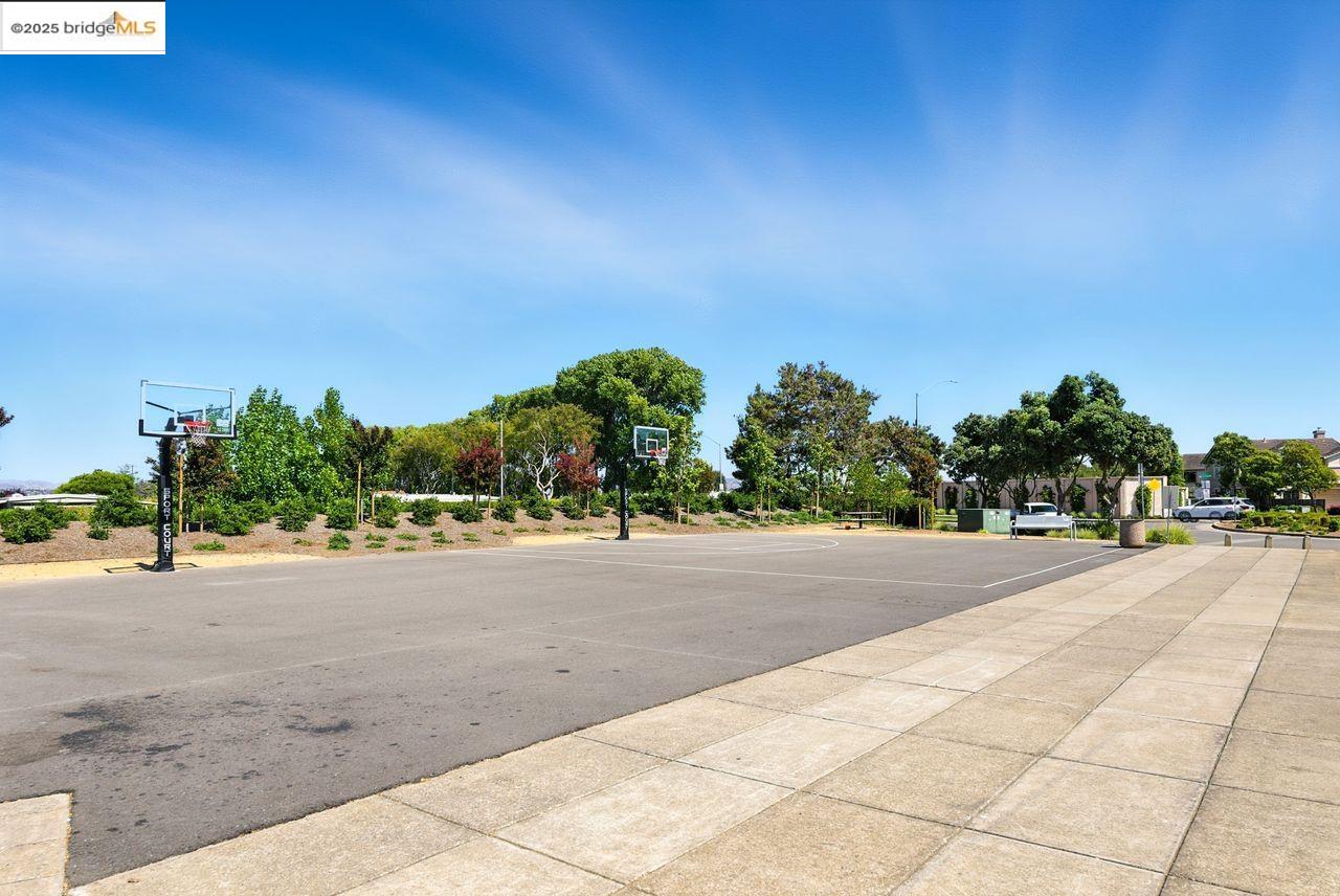 Detail Gallery Image 41 of 60 For 15470 Heron Dr, San Leandro,  CA 94579 - 4 Beds | 2/1 Baths