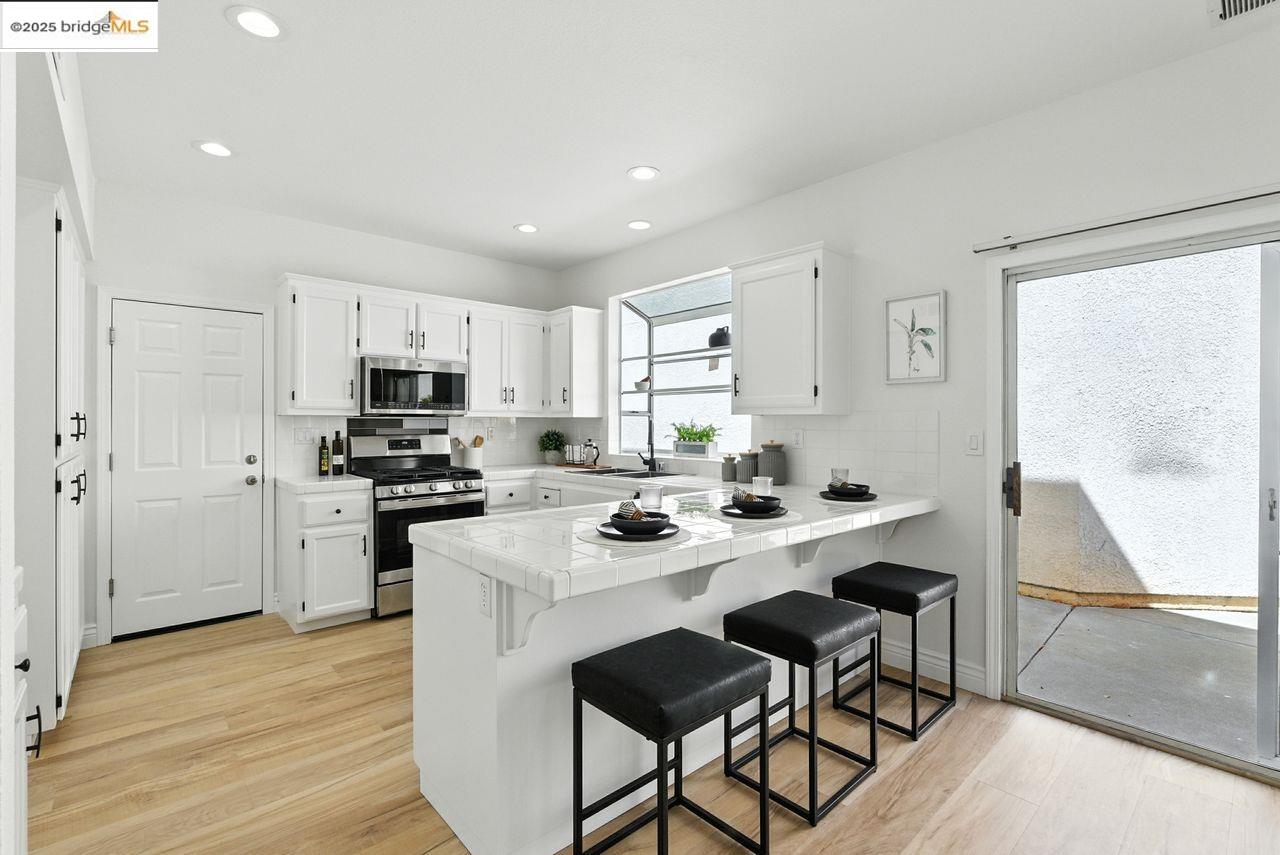 Detail Gallery Image 10 of 60 For 15470 Heron Dr, San Leandro,  CA 94579 - 4 Beds | 2/1 Baths