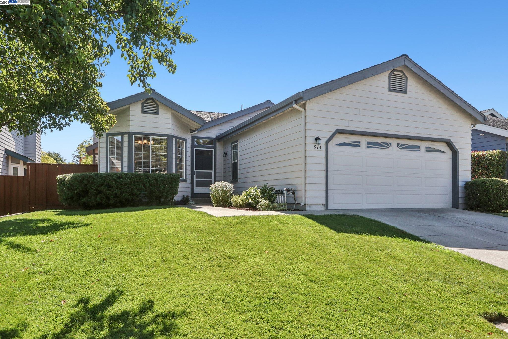 Detail Gallery Image 1 of 48 For 974 Clinton Pl, Pleasanton,  CA 94566 - 3 Beds | 2 Baths