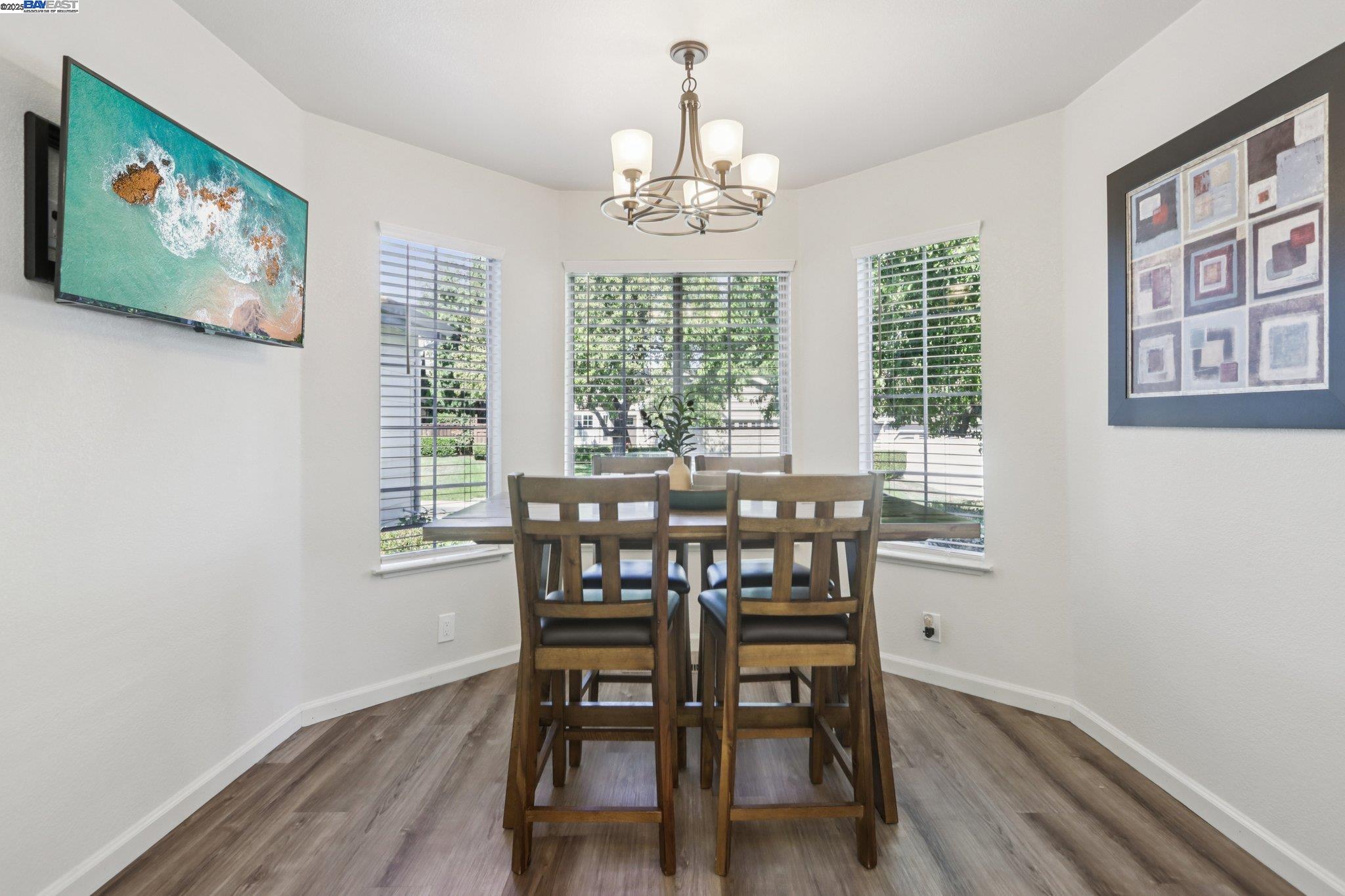 Detail Gallery Image 12 of 48 For 974 Clinton Pl, Pleasanton,  CA 94566 - 3 Beds | 2 Baths