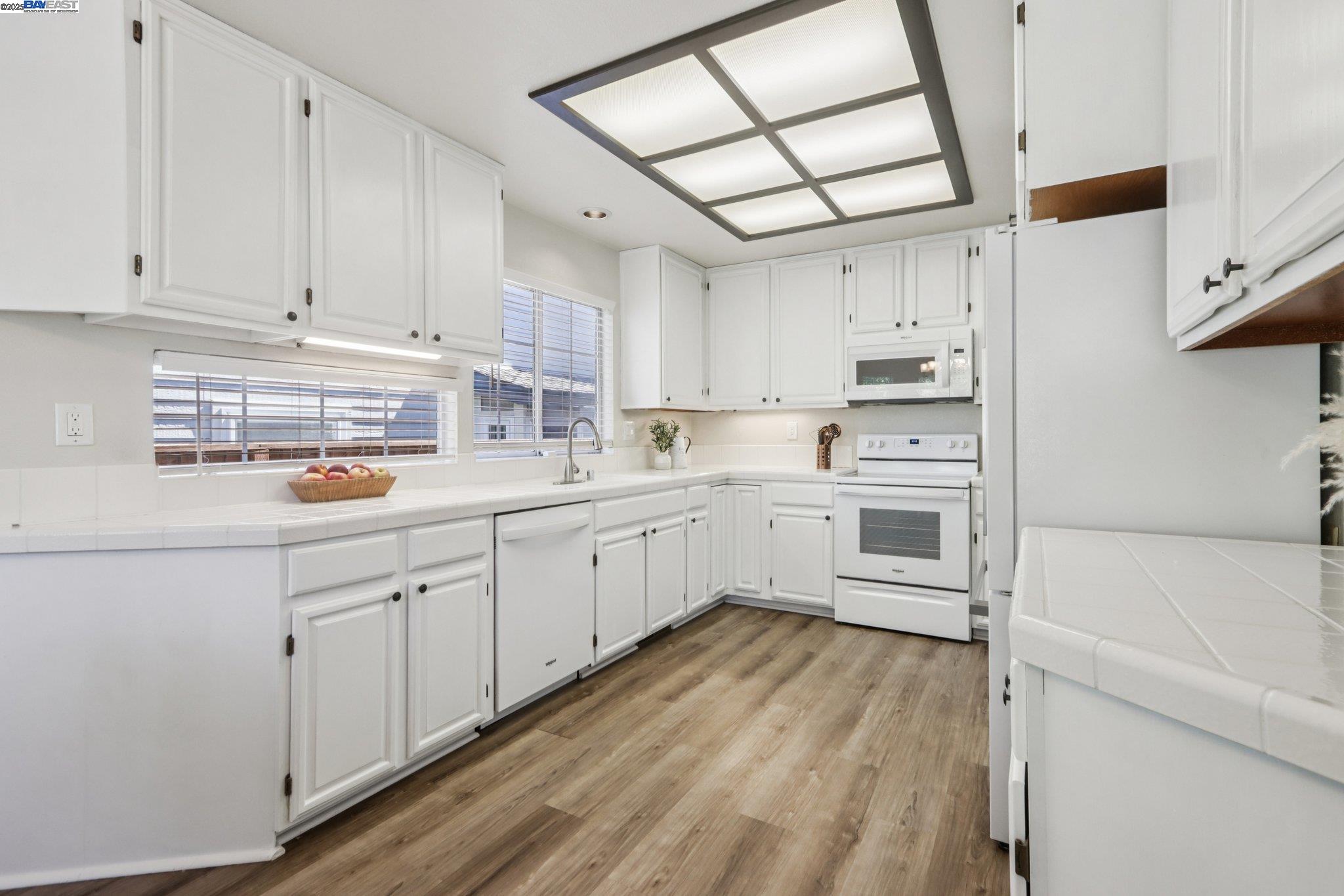 Detail Gallery Image 16 of 48 For 974 Clinton Pl, Pleasanton,  CA 94566 - 3 Beds | 2 Baths