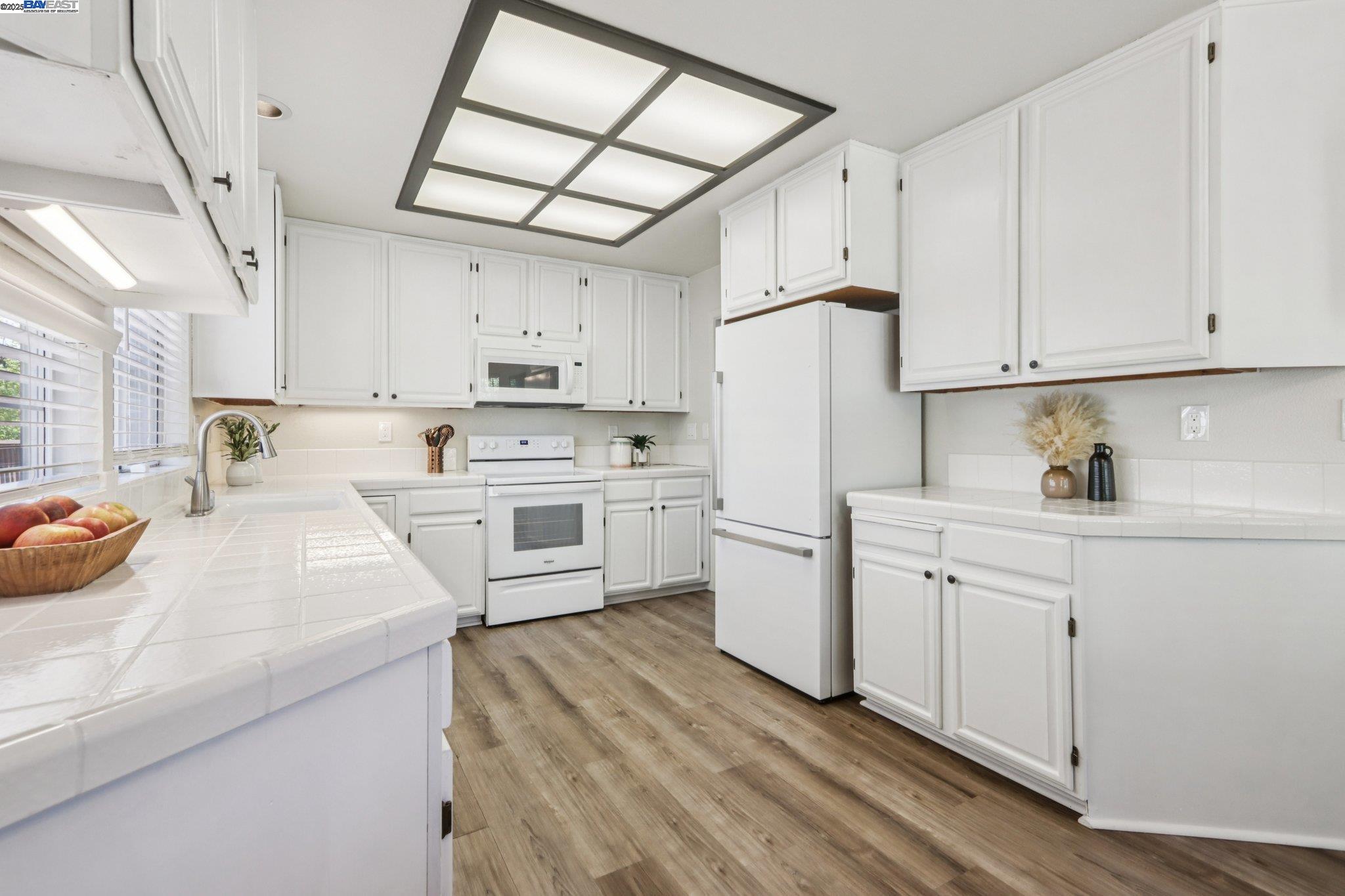 Detail Gallery Image 17 of 48 For 974 Clinton Pl, Pleasanton,  CA 94566 - 3 Beds | 2 Baths