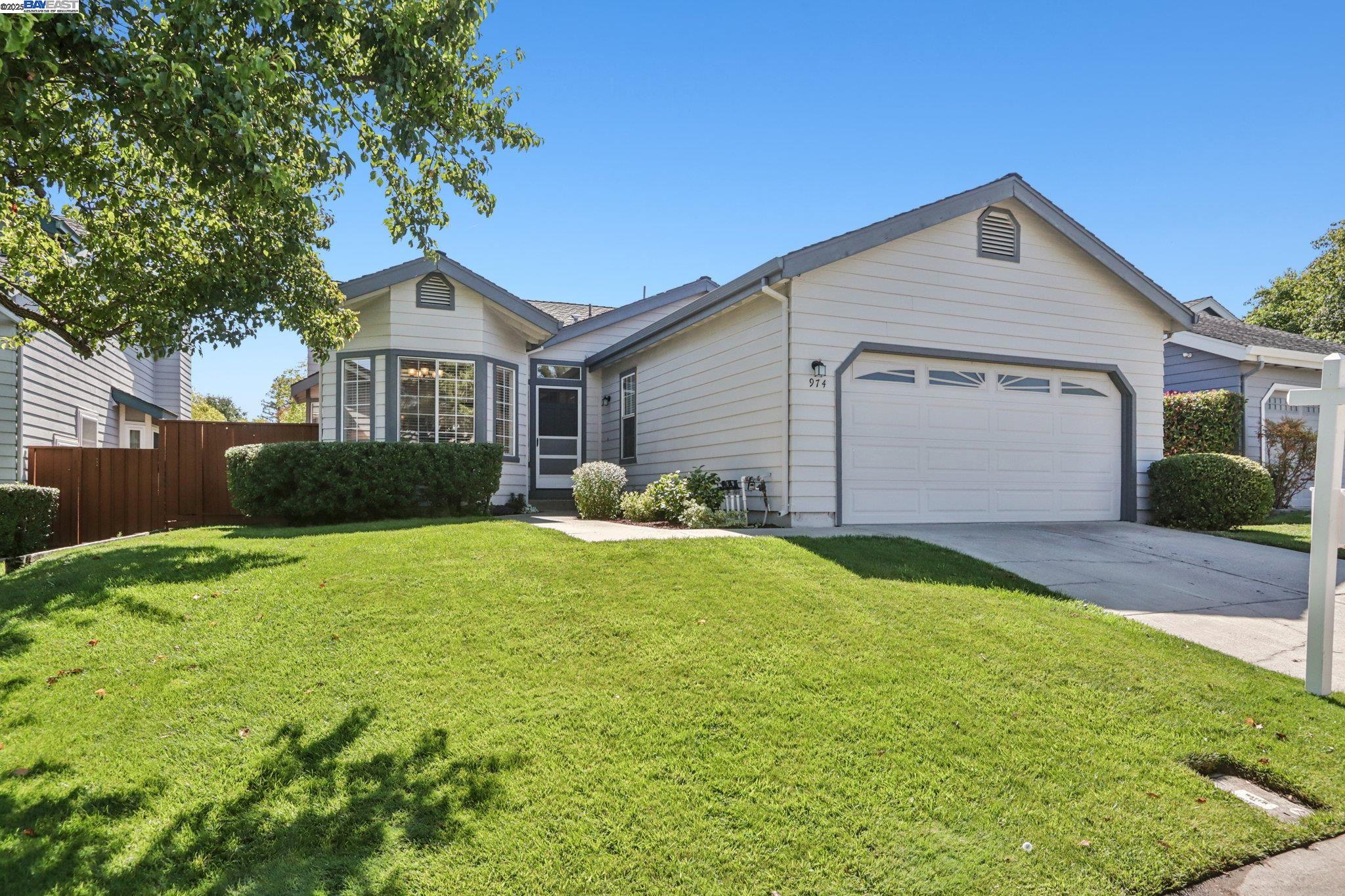 Detail Gallery Image 3 of 48 For 974 Clinton Pl, Pleasanton,  CA 94566 - 3 Beds | 2 Baths