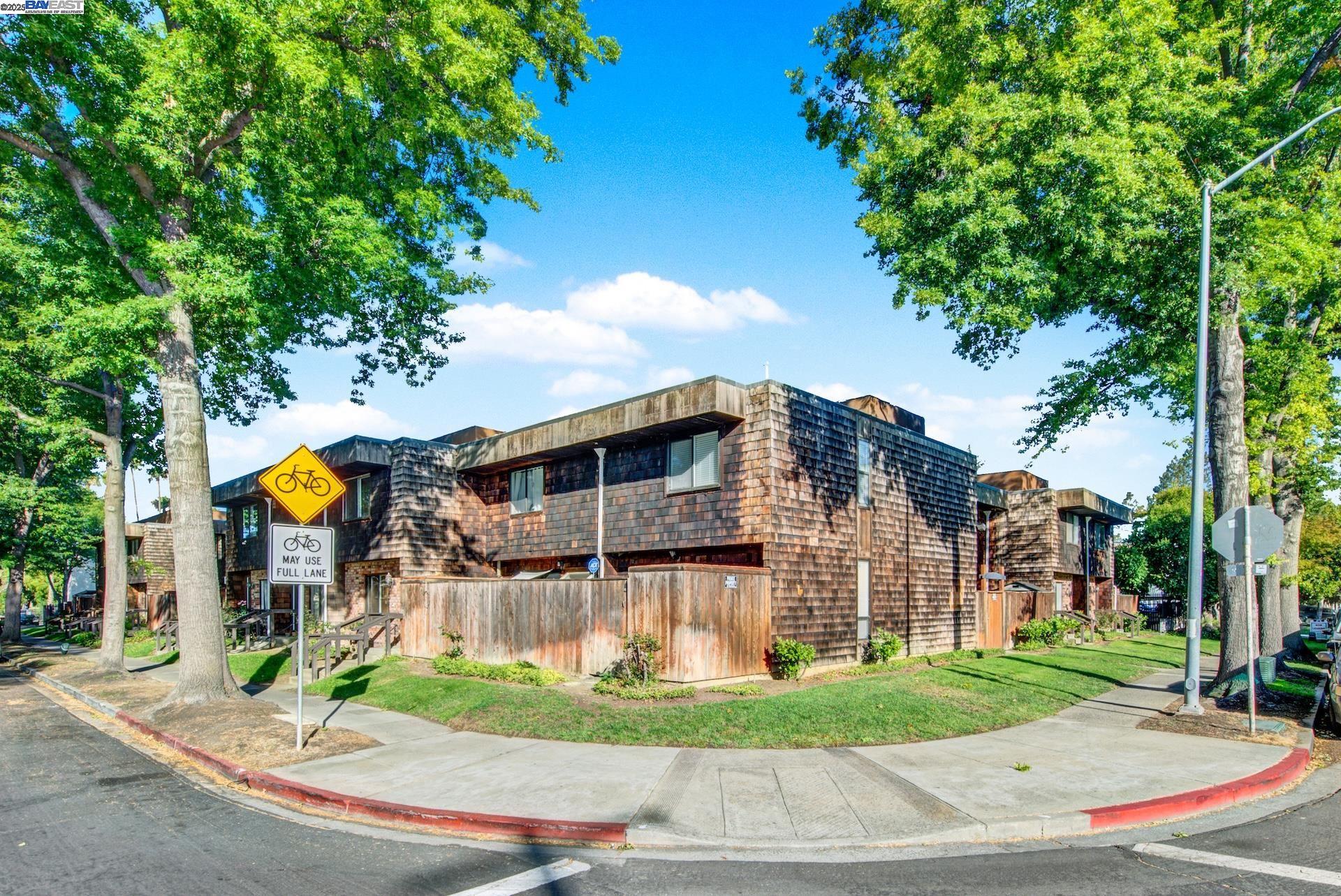 More Details about MLS # 41108052 : 1771 LAGUNA ST # 5