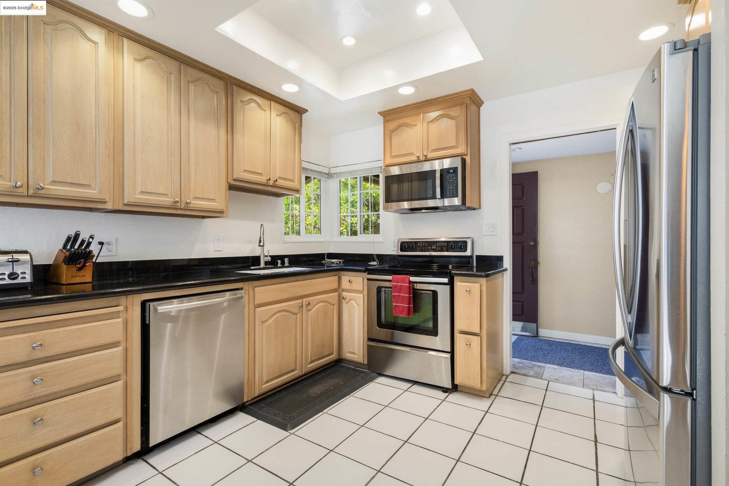 Detail Gallery Image 8 of 37 For 3555 Laurant Way, San Jose,  CA 95132 - 4 Beds | 2 Baths