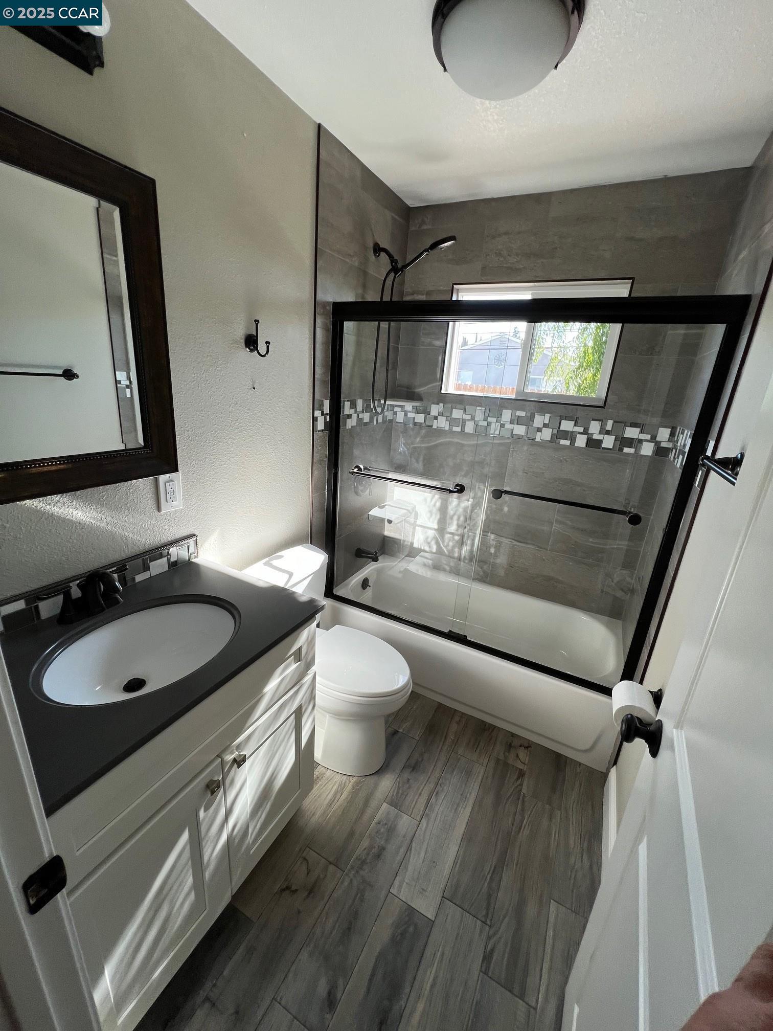 Detail Gallery Image 2 of 10 For 4274 Armand Dr, Concord,  CA 94521 - 3 Beds | 2 Baths