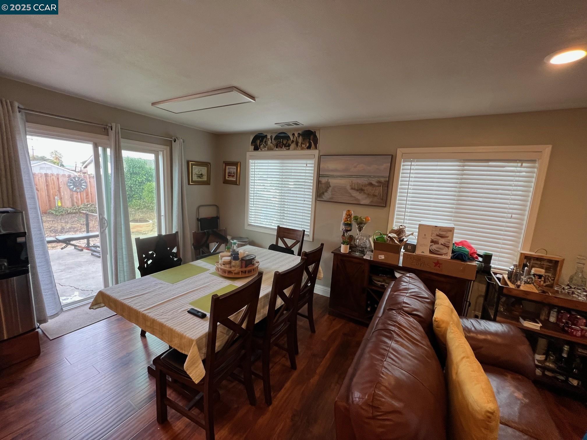 Detail Gallery Image 3 of 16 For 4274 Armand Dr, Concord,  CA 94521 - 3 Beds | 2 Baths