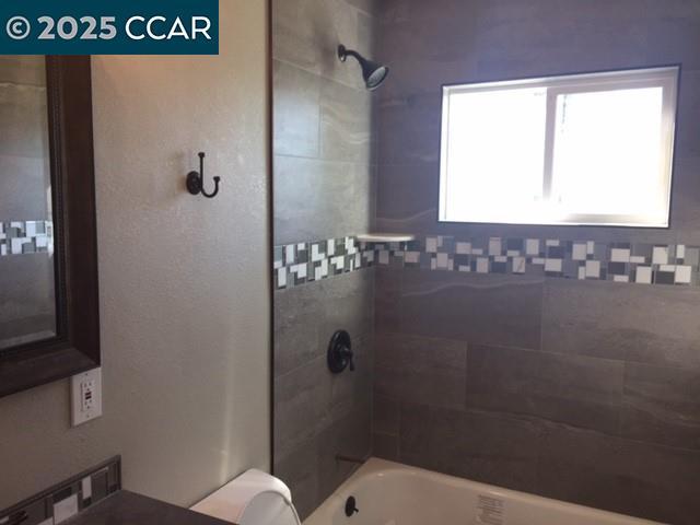 Detail Gallery Image 3 of 10 For 4274 Armand Dr, Concord,  CA 94521 - 3 Beds | 2 Baths