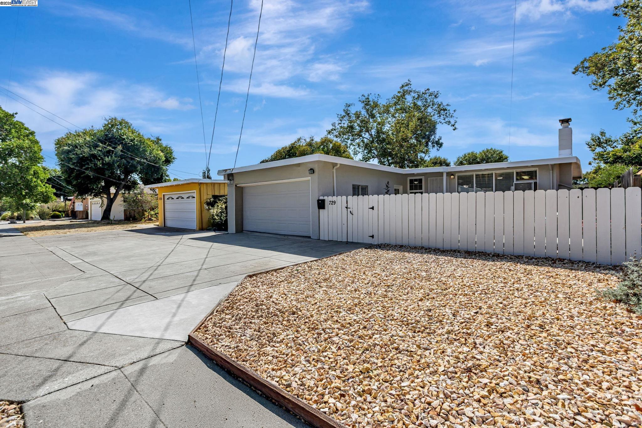 Detail Gallery Image 2 of 35 For 729 Wasatch Dr, Fremont,  CA 94536 - 3 Beds | 2 Baths