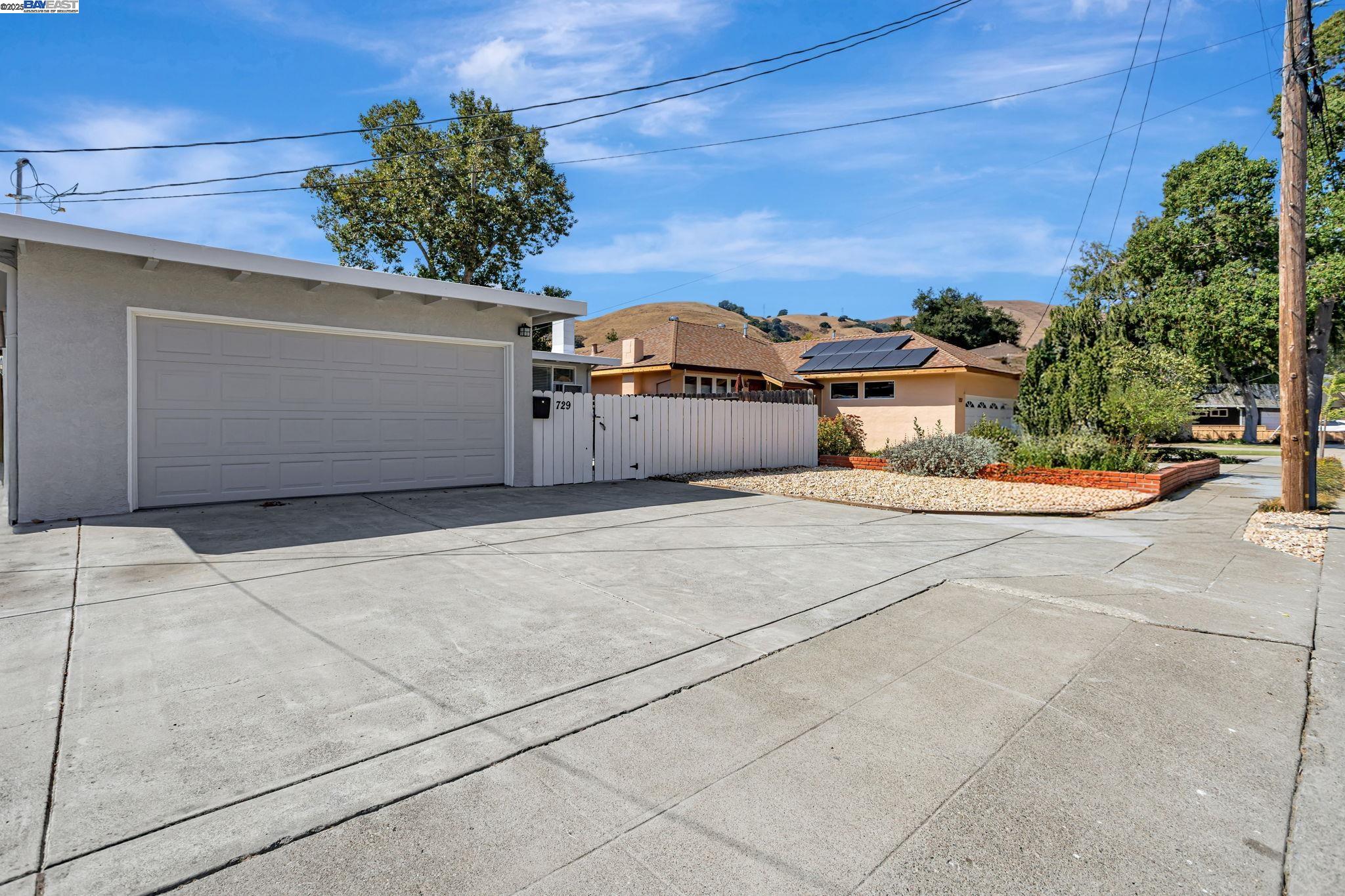 Detail Gallery Image 3 of 35 For 729 Wasatch Dr, Fremont,  CA 94536 - 3 Beds | 2 Baths