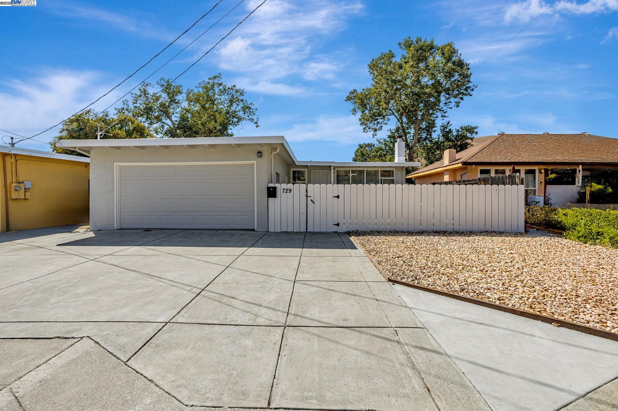 Detail Gallery Image 4 of 35 For 729 Wasatch Dr, Fremont,  CA 94536 - 3 Beds | 2 Baths