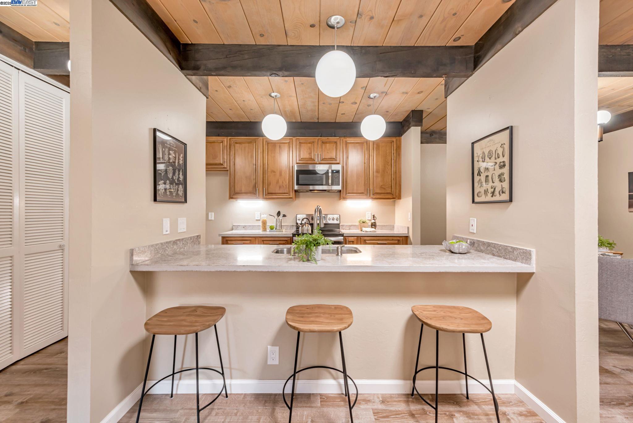 Detail Gallery Image 14 of 45 For 39090 Presidio Way, Fremont,  CA 94538 - 2 Beds | 2 Baths