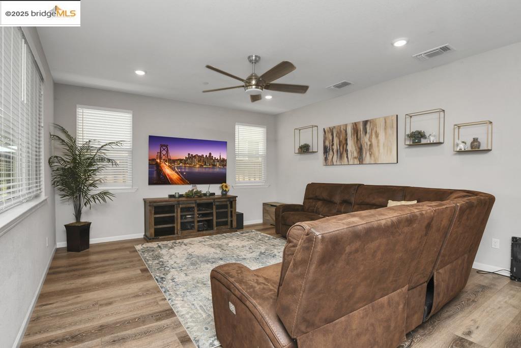 Detail Gallery Image 6 of 38 For 497 Tintori Ct, Brentwood,  CA 94513 - 5 Beds | 3 Baths