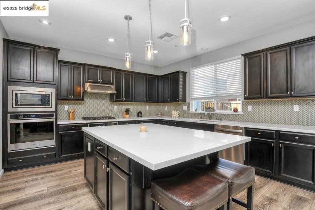Detail Gallery Image 8 of 38 For 497 Tintori Ct, Brentwood,  CA 94513 - 5 Beds | 3 Baths