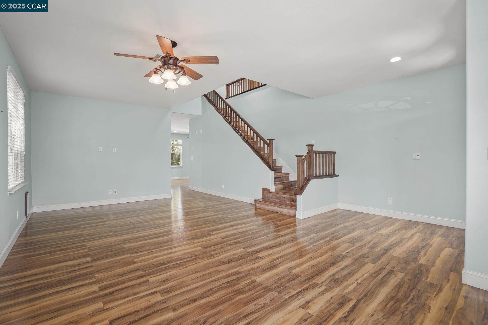 Detail Gallery Image 3 of 30 For 4901 Snowy Egret Way, Oakley,  CA 94561 - 4 Beds | 3 Baths