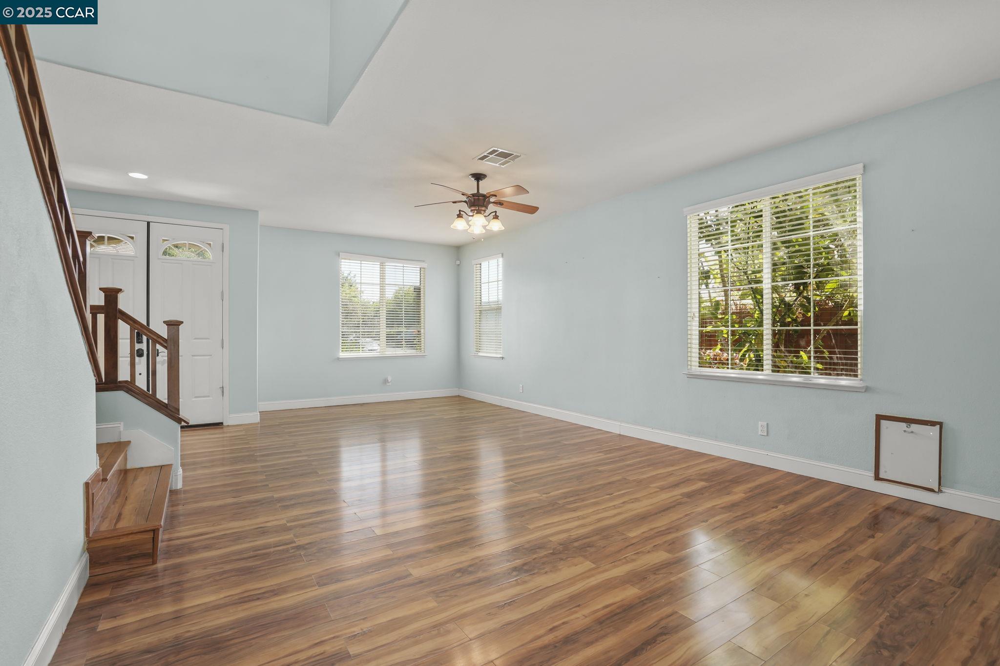 Detail Gallery Image 4 of 30 For 4901 Snowy Egret Way, Oakley,  CA 94561 - 4 Beds | 3 Baths