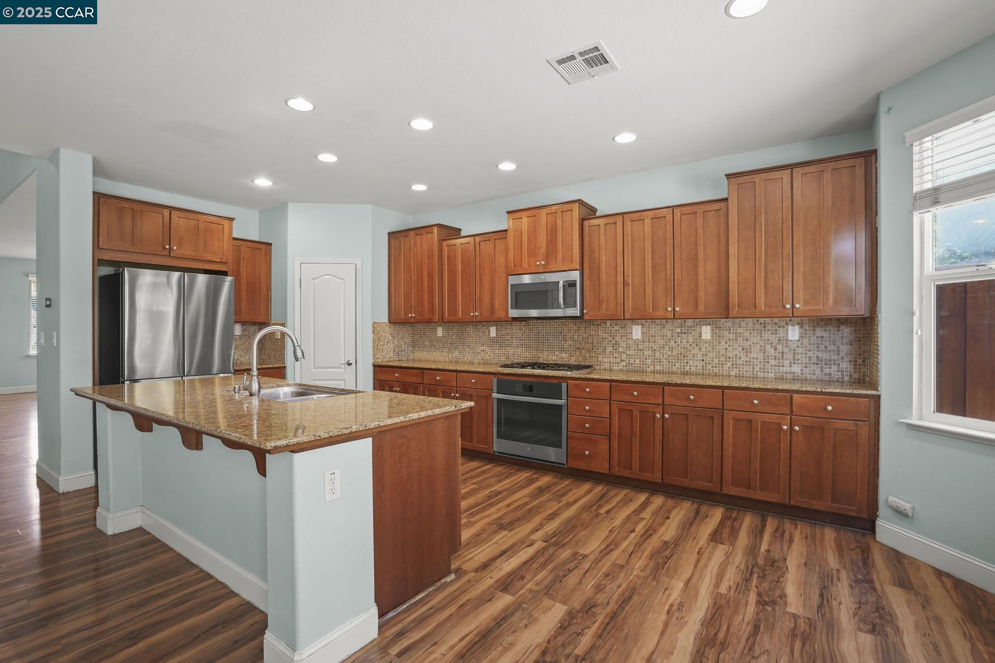 Detail Gallery Image 5 of 30 For 4901 Snowy Egret Way, Oakley,  CA 94561 - 4 Beds | 3 Baths