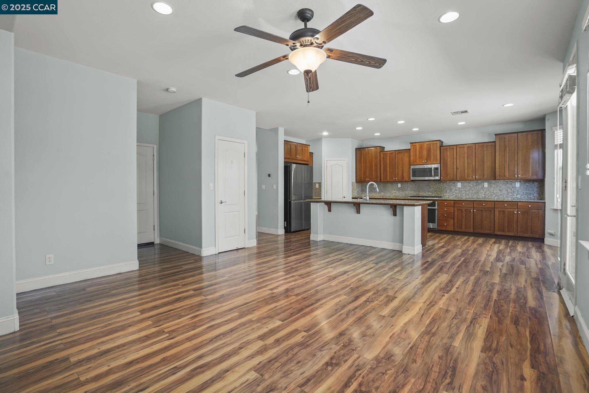 Detail Gallery Image 9 of 30 For 4901 Snowy Egret Way, Oakley,  CA 94561 - 4 Beds | 3 Baths