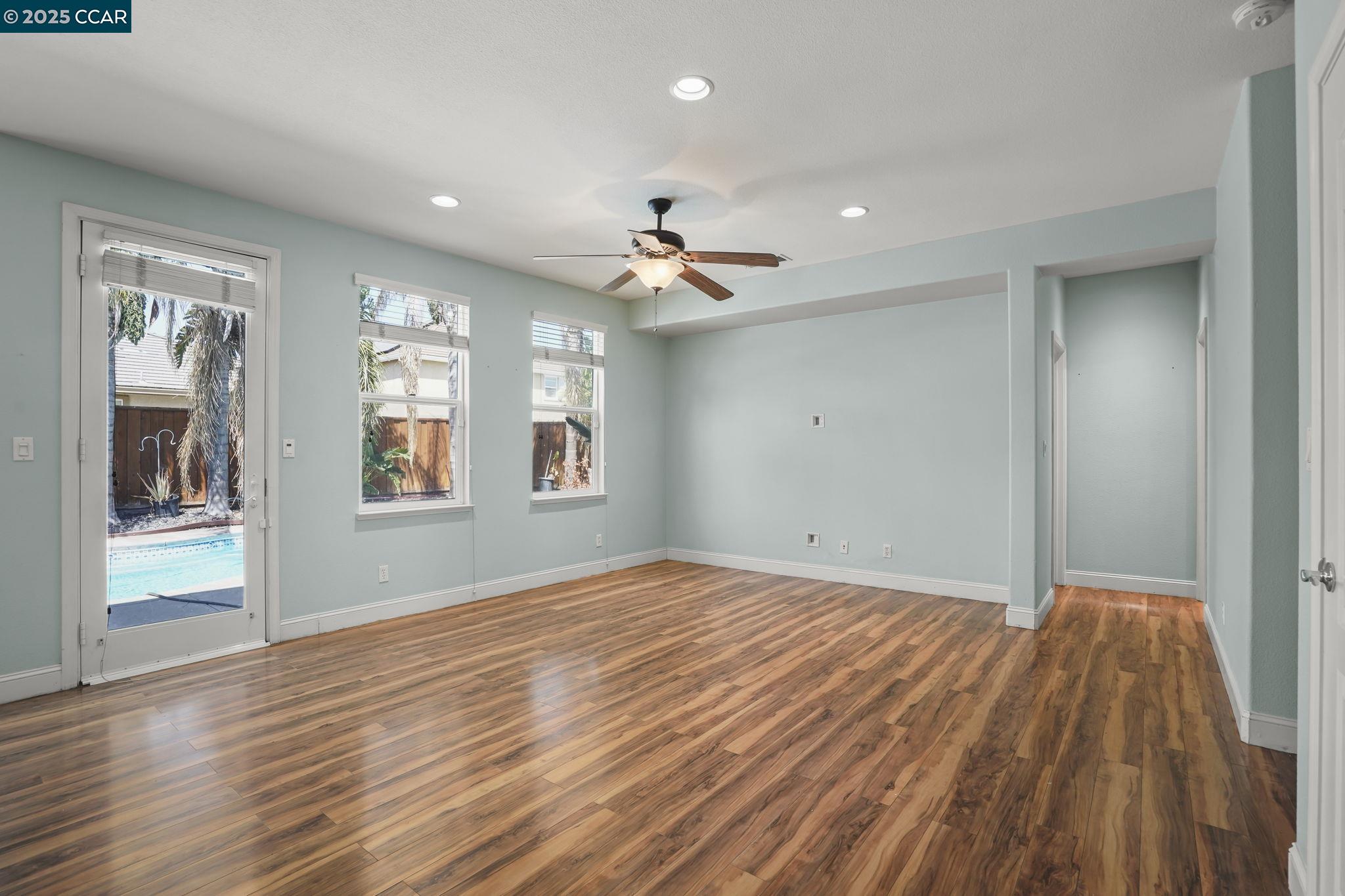 Detail Gallery Image 10 of 30 For 4901 Snowy Egret Way, Oakley,  CA 94561 - 4 Beds | 3 Baths