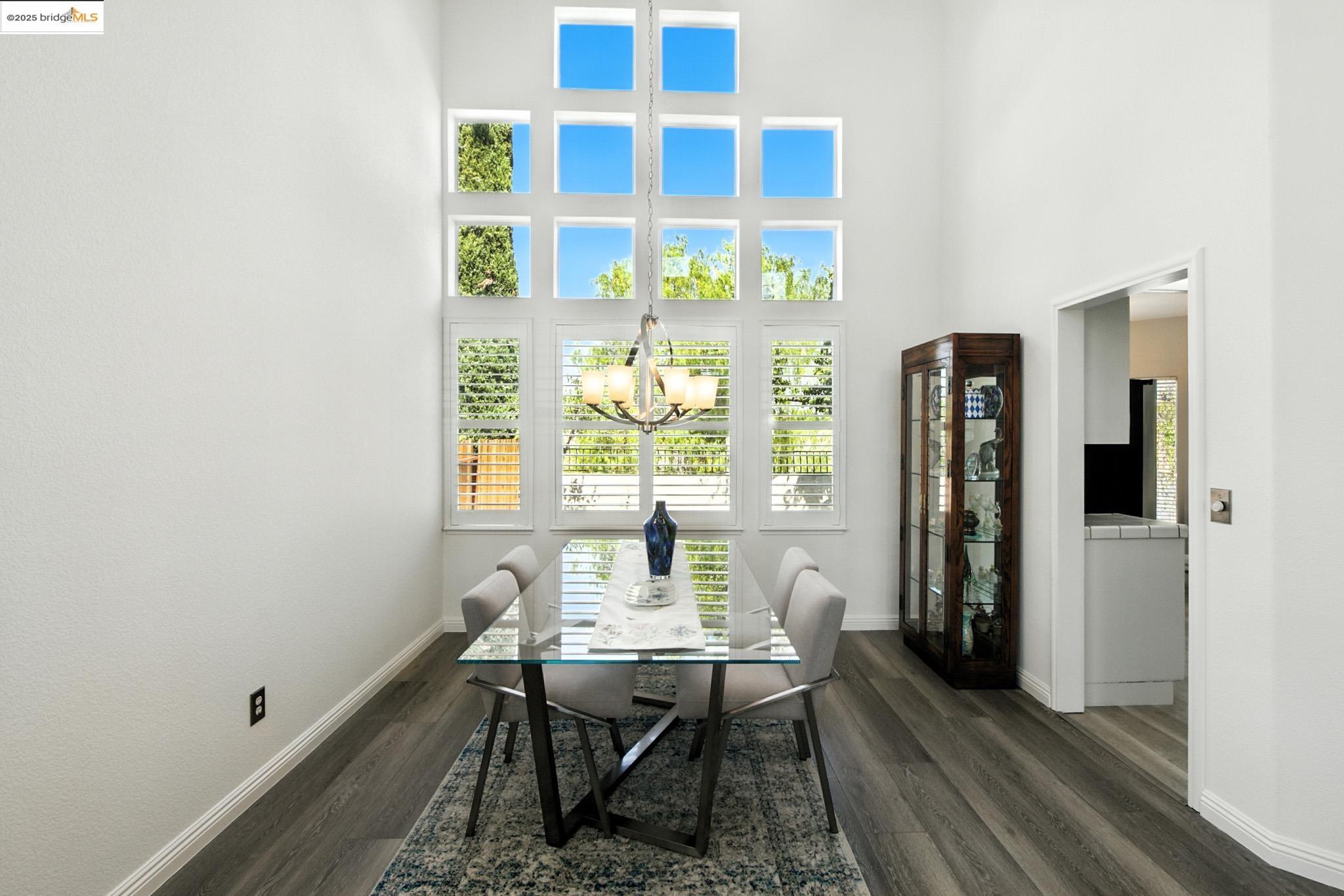 Detail Gallery Image 11 of 56 For 2201 Mark Twain Drive, Antioch,  CA 94531-8305 - 4 Beds | 3 Baths