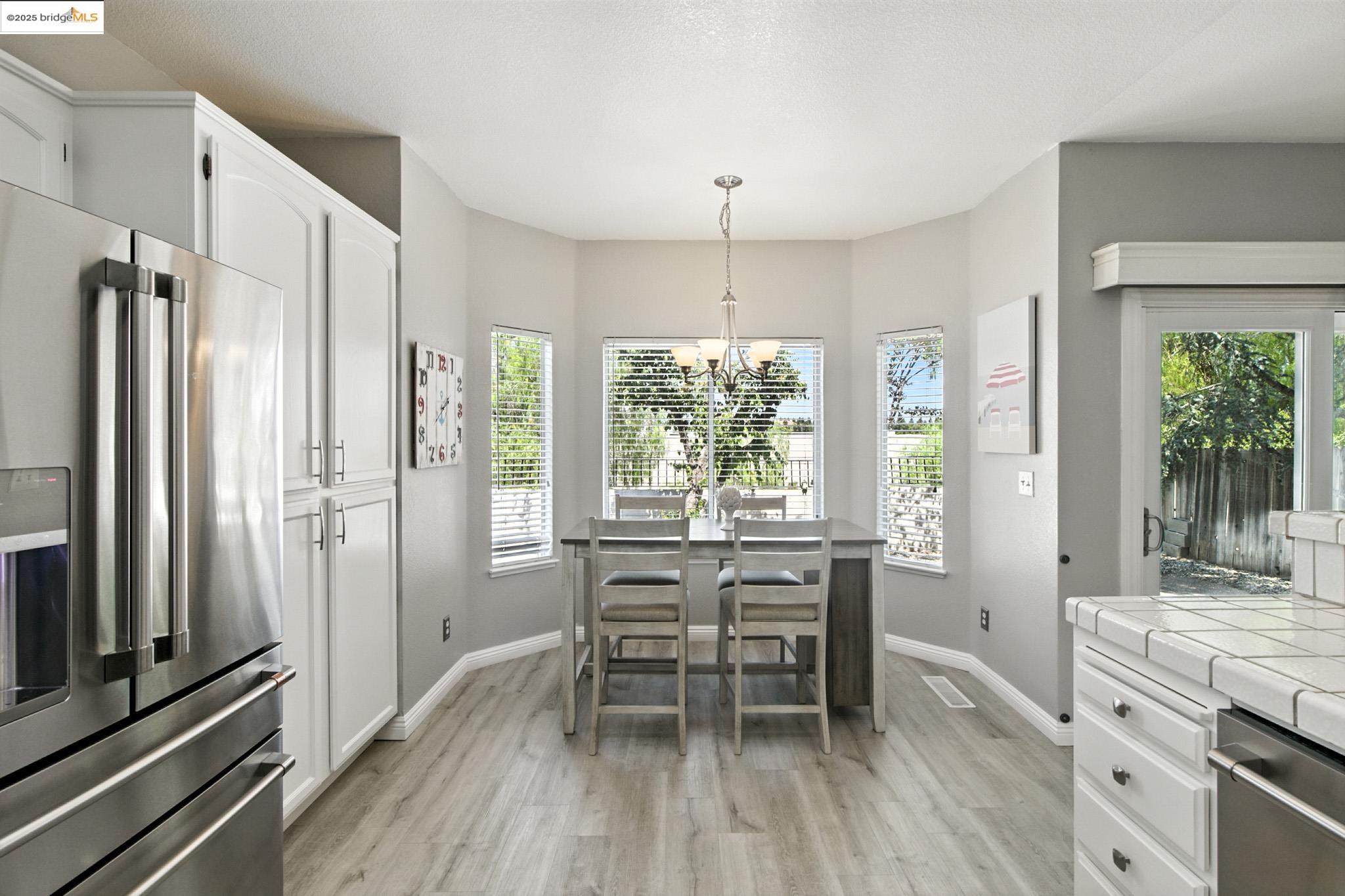 Detail Gallery Image 12 of 56 For 2201 Mark Twain Drive, Antioch,  CA 94531-8305 - 4 Beds | 3 Baths