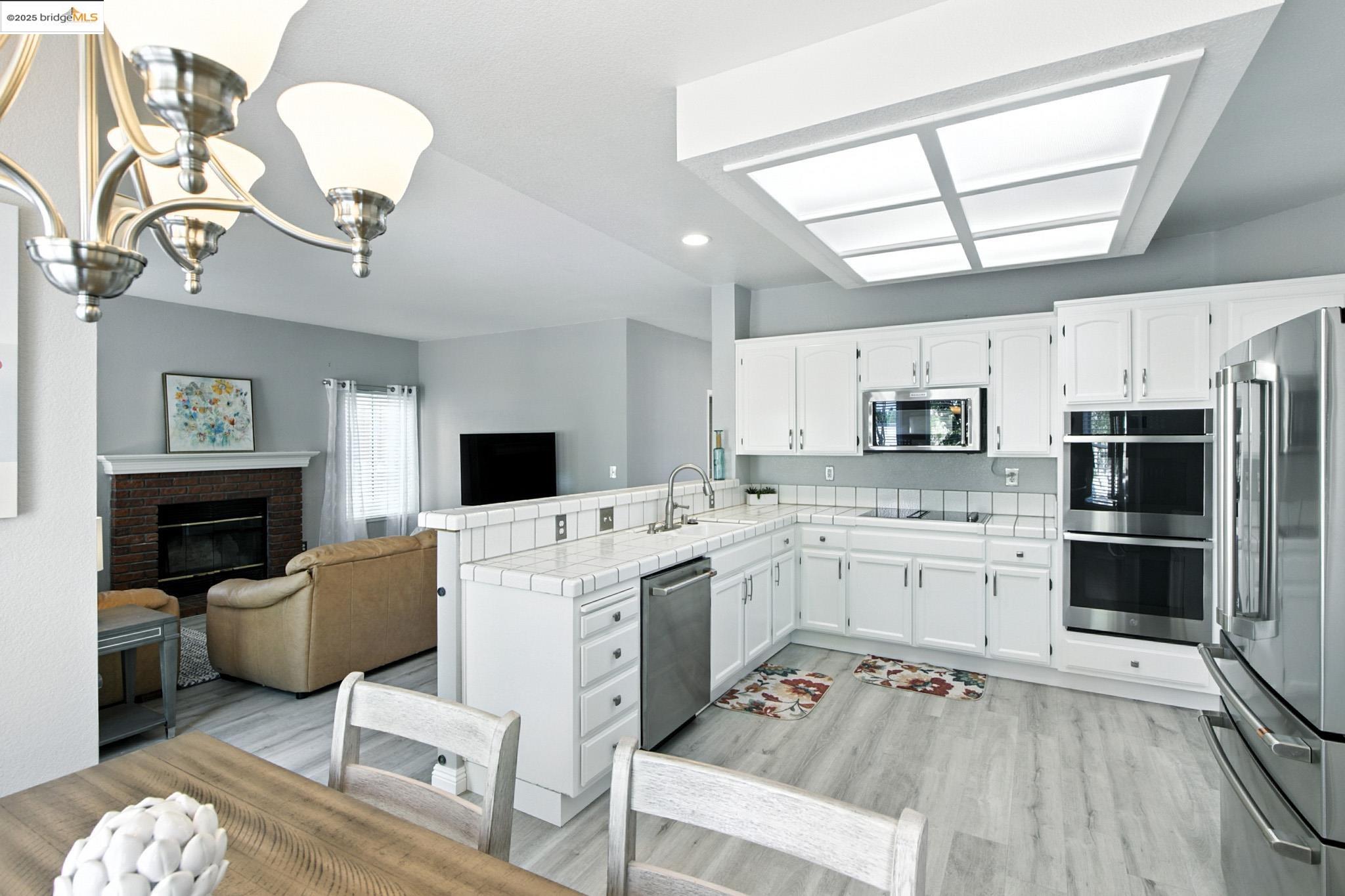 Detail Gallery Image 15 of 56 For 2201 Mark Twain Drive, Antioch,  CA 94531-8305 - 4 Beds | 3 Baths