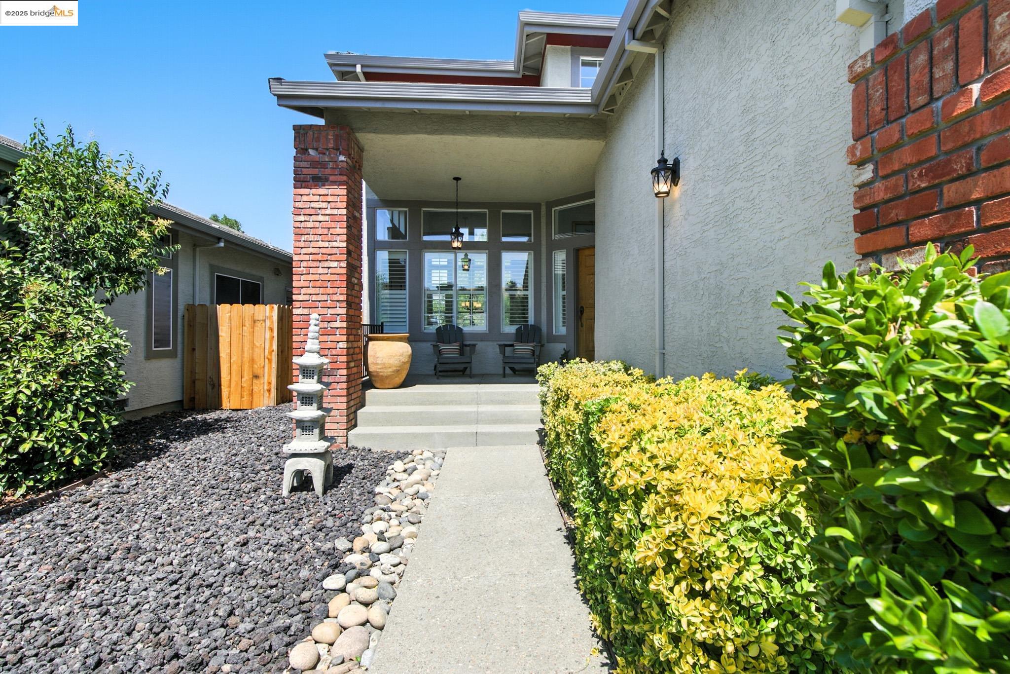 Detail Gallery Image 3 of 56 For 2201 Mark Twain Drive, Antioch,  CA 94531-8305 - 4 Beds | 3 Baths