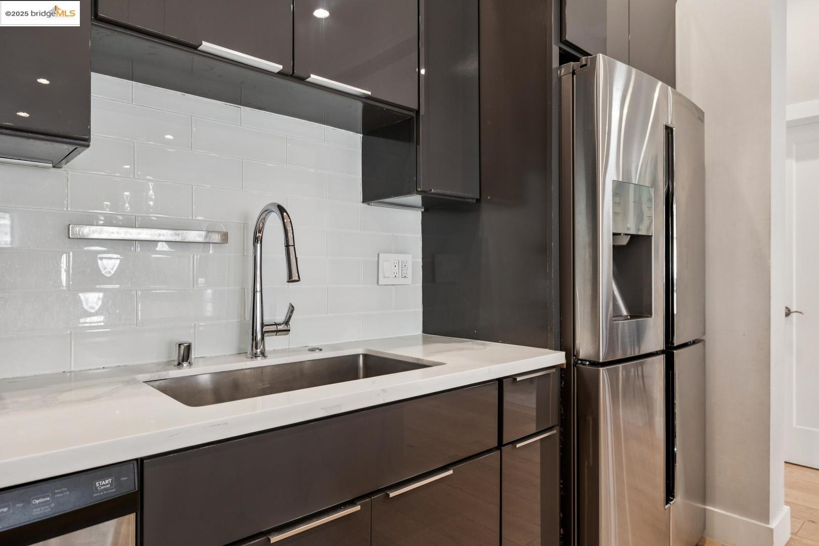 Detail Gallery Image 13 of 60 For 1537 Revere Ave, San Francisco,  CA 94124 - 8 Beds | 5 Baths