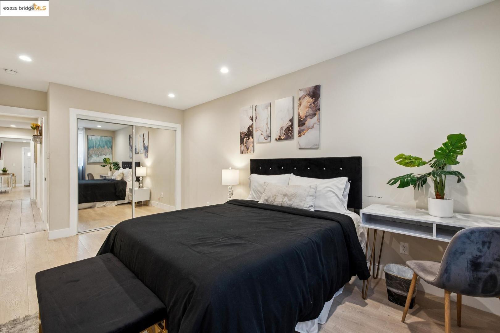 Detail Gallery Image 3 of 60 For 1537 Revere Ave, San Francisco,  CA 94124 - 8 Beds | 5 Baths
