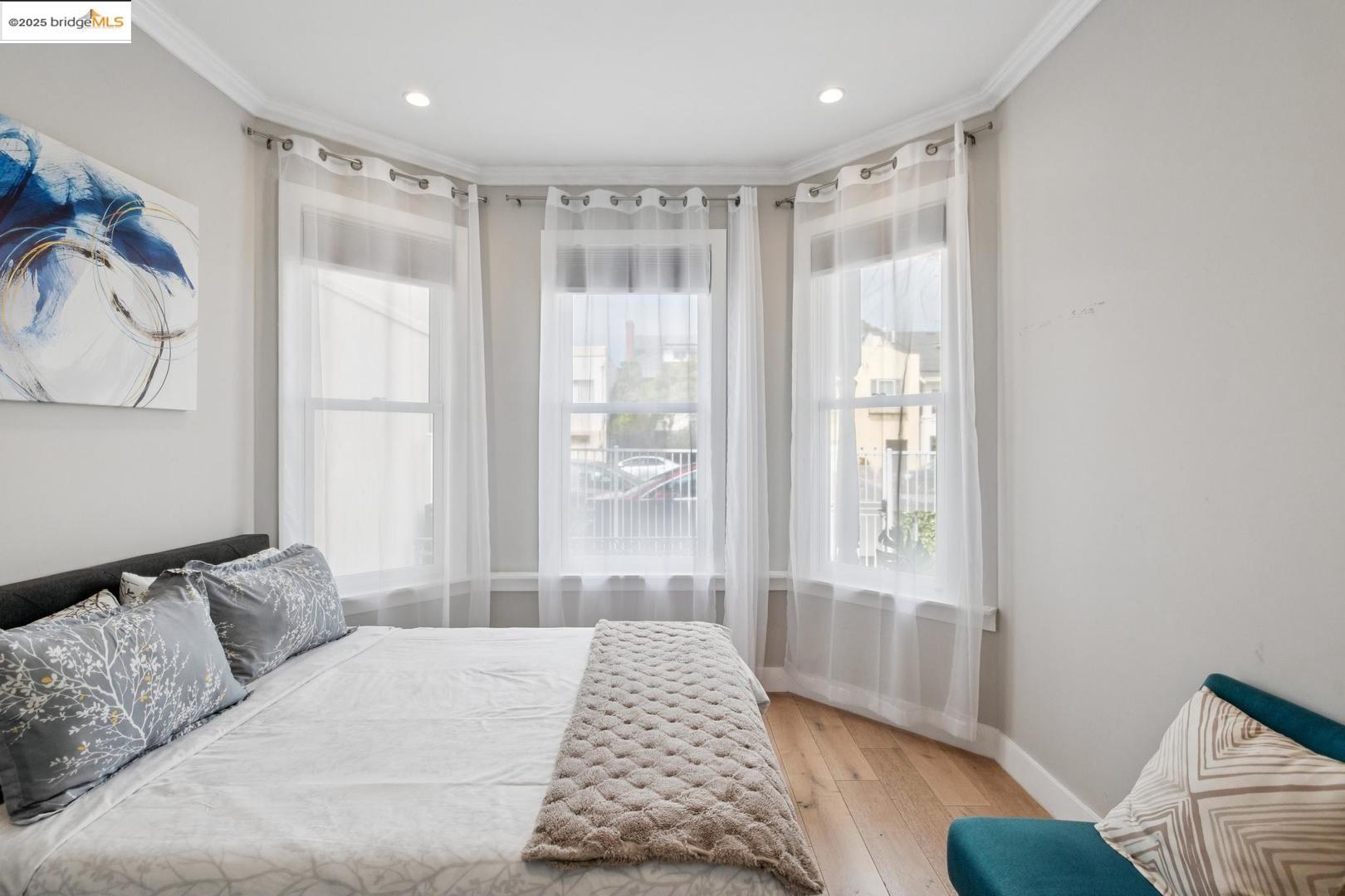 Detail Gallery Image 23 of 60 For 1537 Revere Ave, San Francisco,  CA 94124 - 8 Beds | 5 Baths