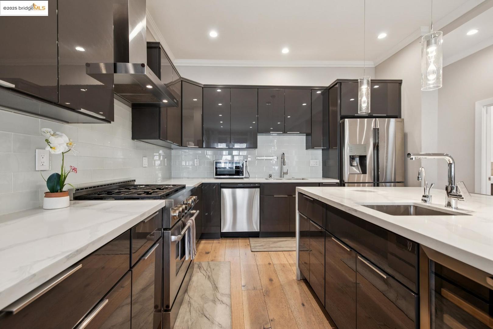 Detail Gallery Image 29 of 60 For 1537 Revere Ave, San Francisco,  CA 94124 - 8 Beds | 5 Baths