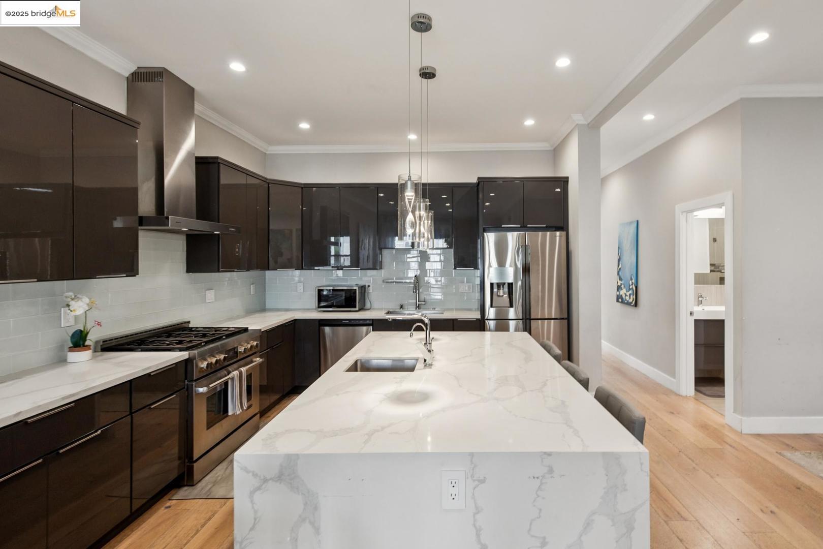 Detail Gallery Image 30 of 60 For 1537 Revere Ave, San Francisco,  CA 94124 - 8 Beds | 5 Baths