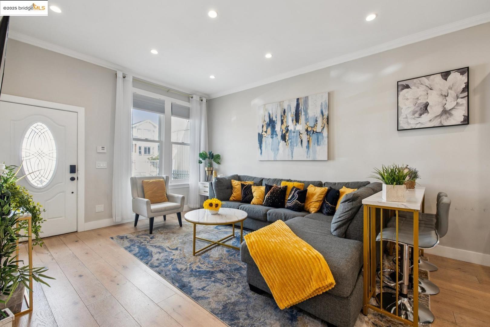 Detail Gallery Image 32 of 60 For 1537 Revere Ave, San Francisco,  CA 94124 - 8 Beds | 5 Baths