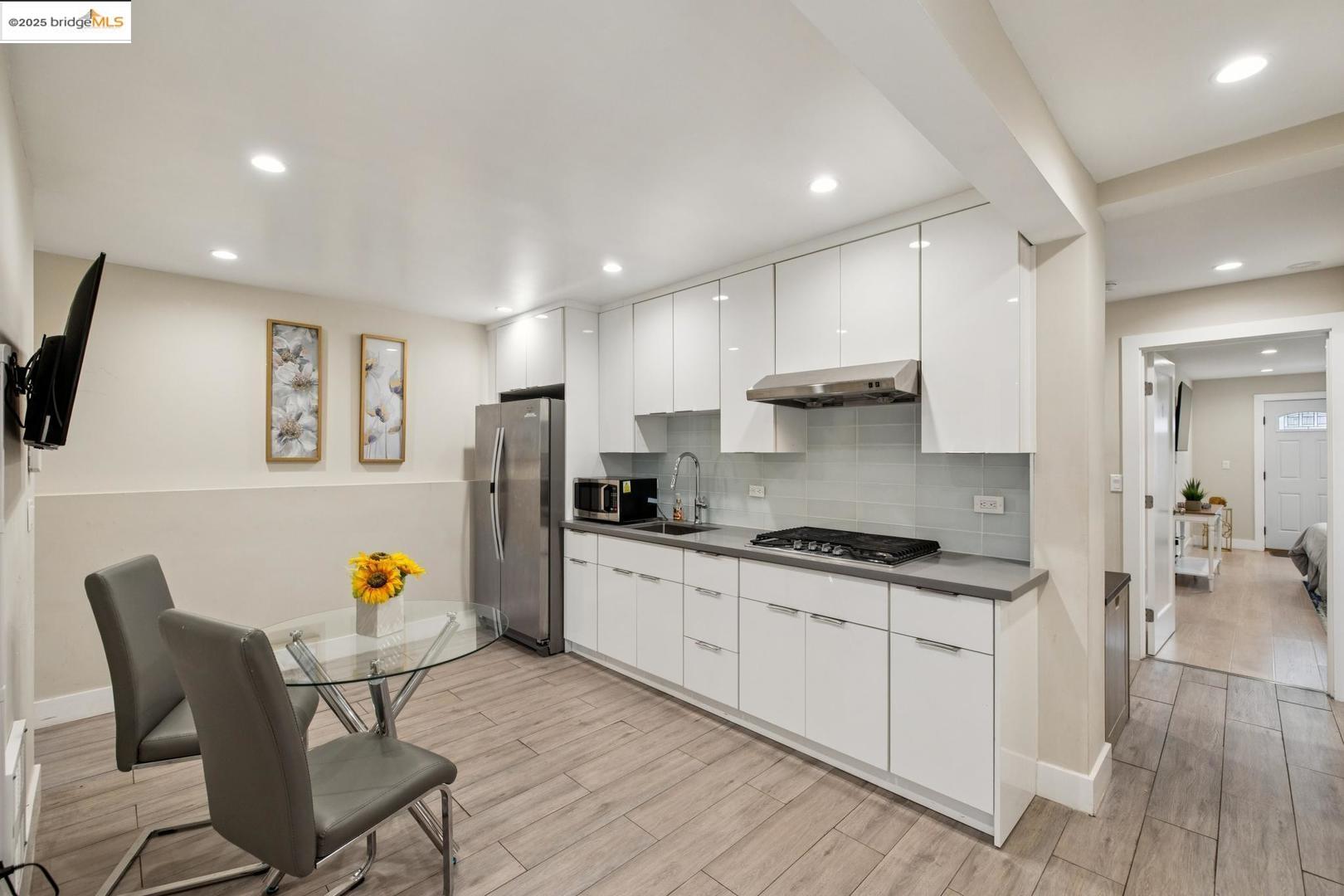 Detail Gallery Image 34 of 60 For 1537 Revere Ave, San Francisco,  CA 94124 - 8 Beds | 5 Baths